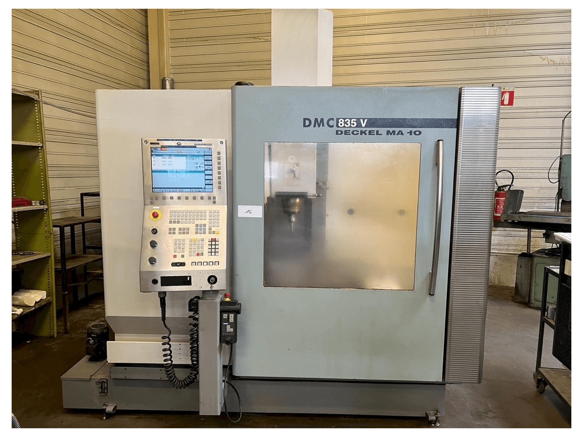 Prikaz stroja DMG DMC 835 sprijeda