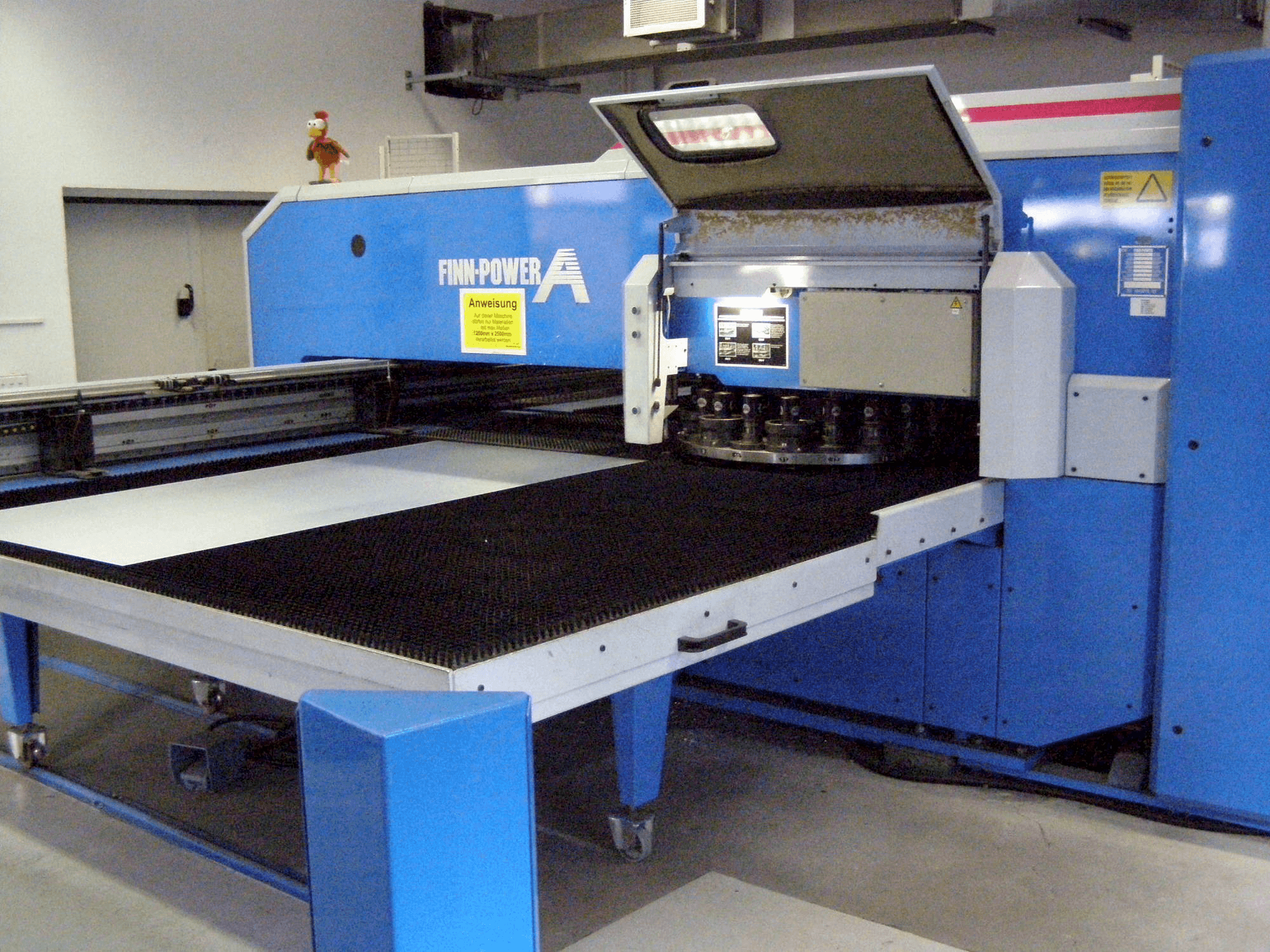 Prikaz stroja Finn-Power A5 – 25 SBV sprijeda