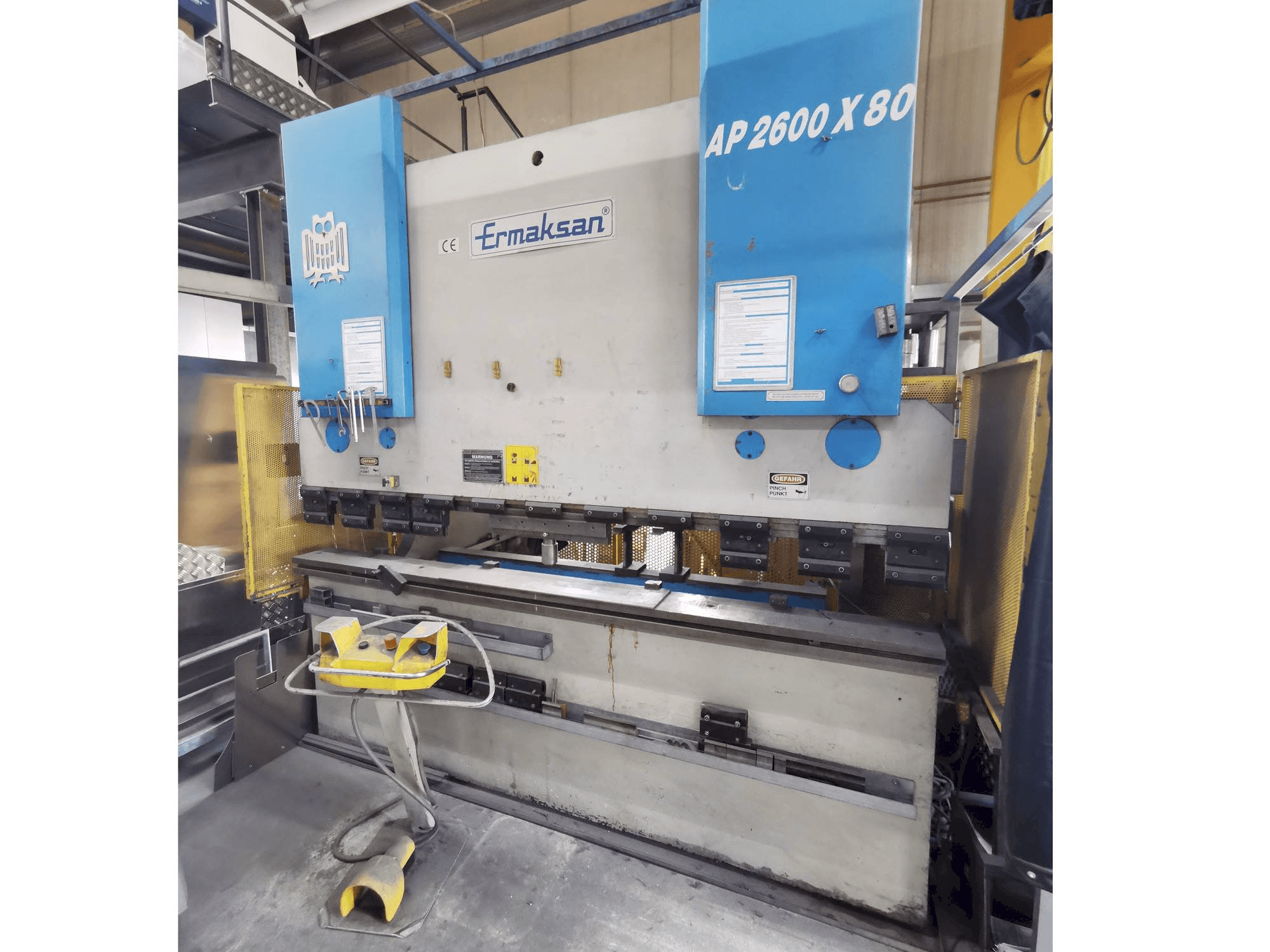 Prikaz stroja ERMAKSAN AP 2600 - 80 sprijeda