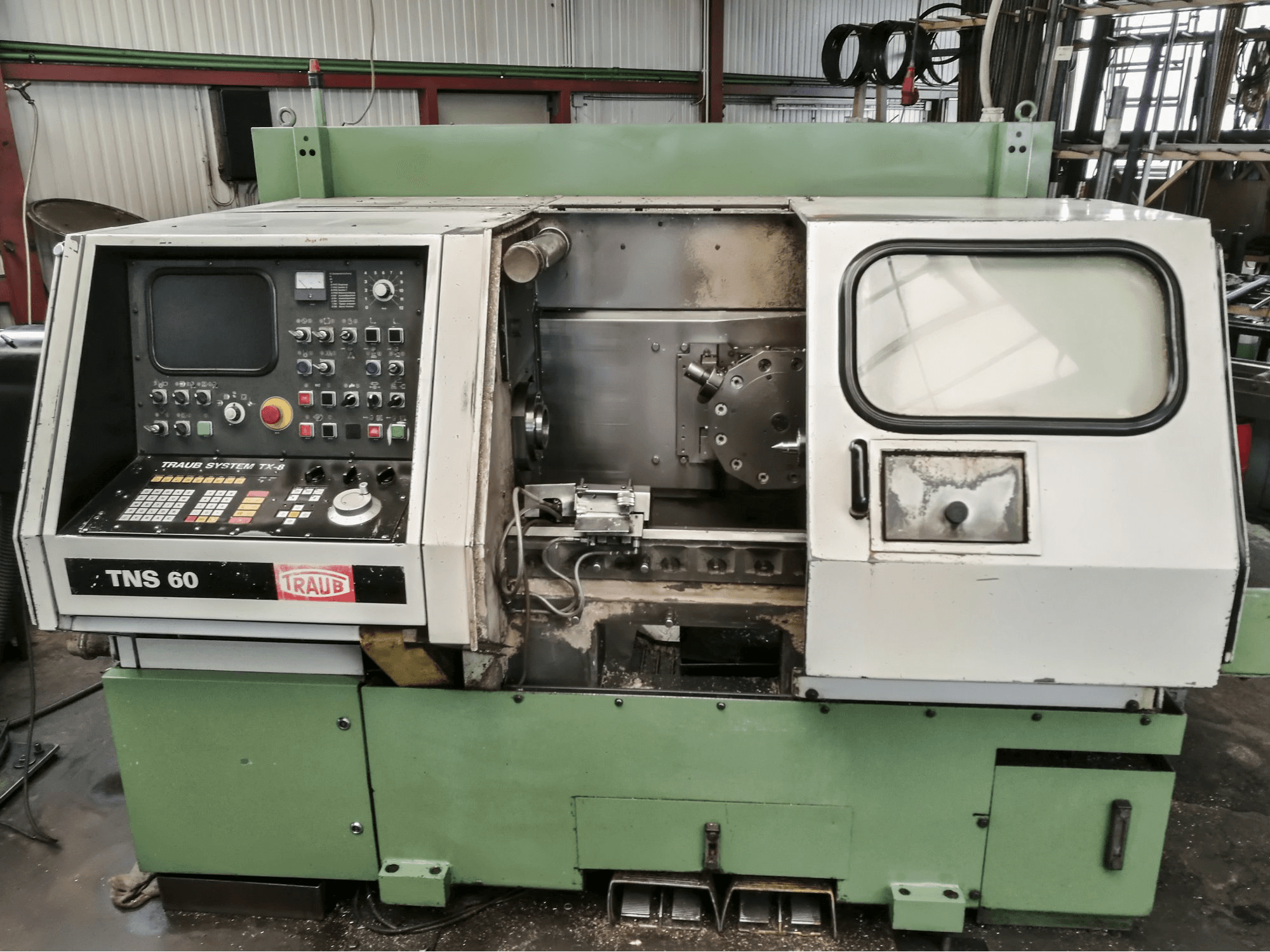 Prikaz stroja TRAUB TNS 60 sprijeda