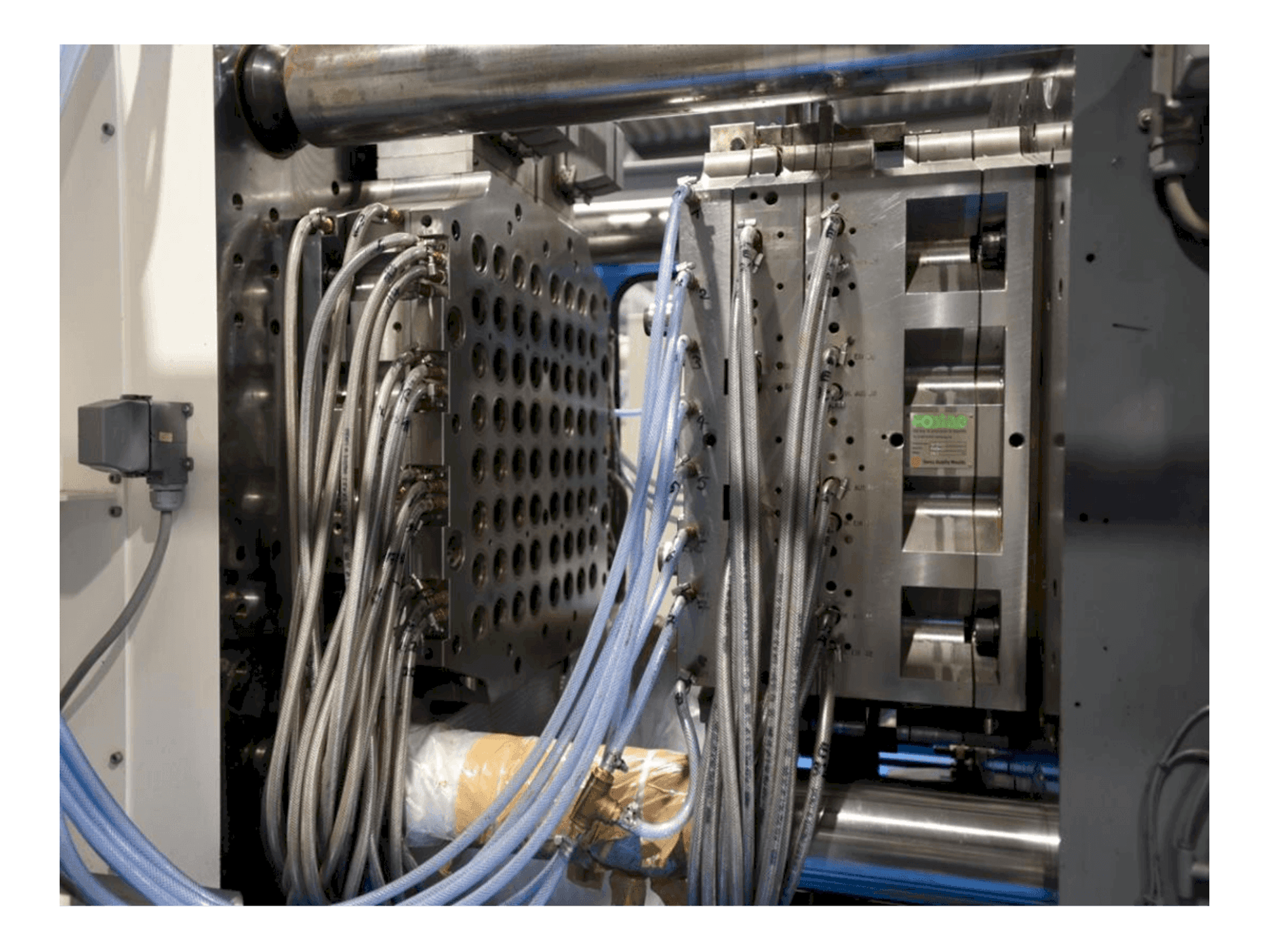 Prikaz bočne strane stroja FOSTAG 64fold