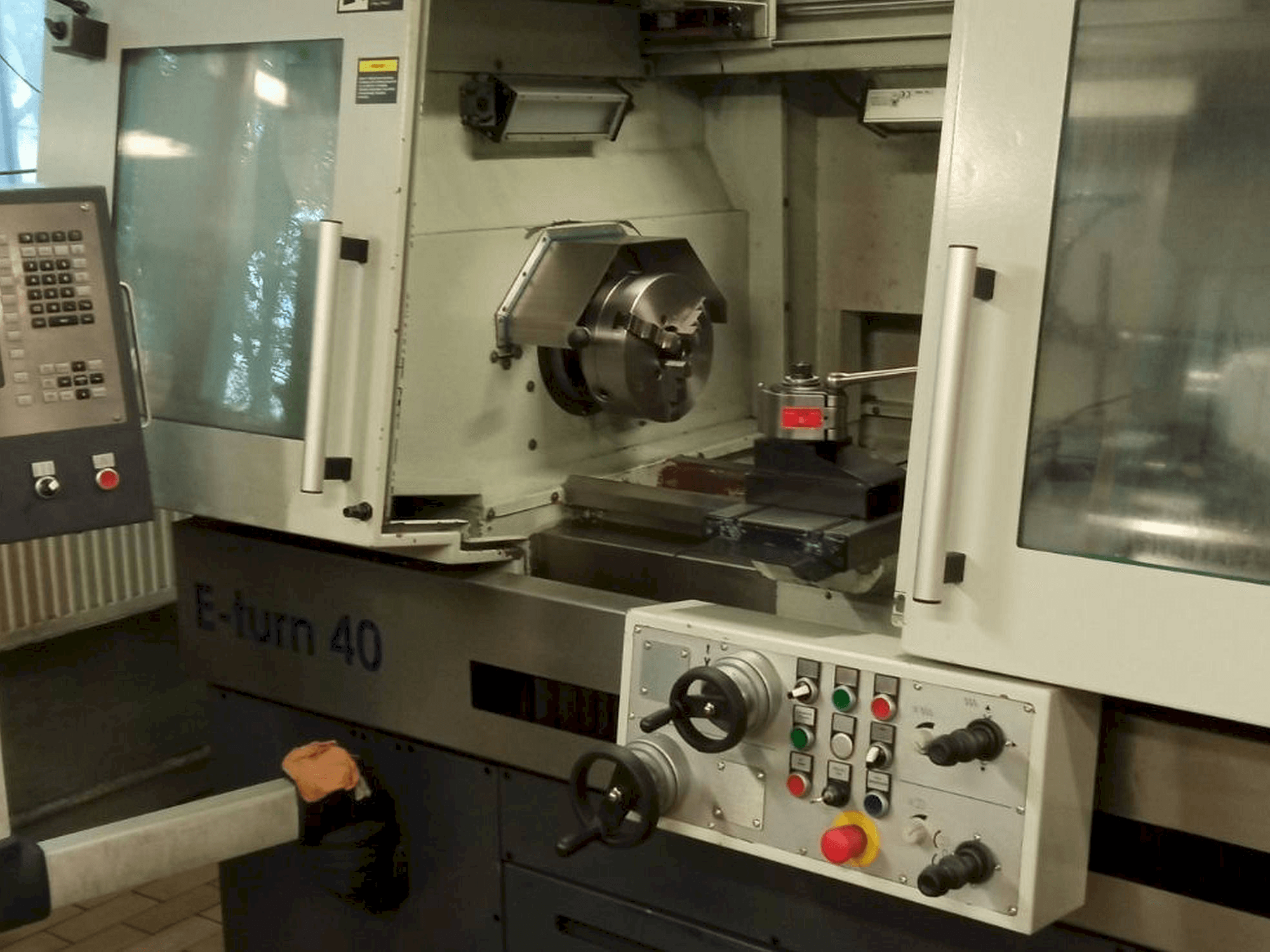 Prikaz stroja Avia E-turn 40 sprijeda