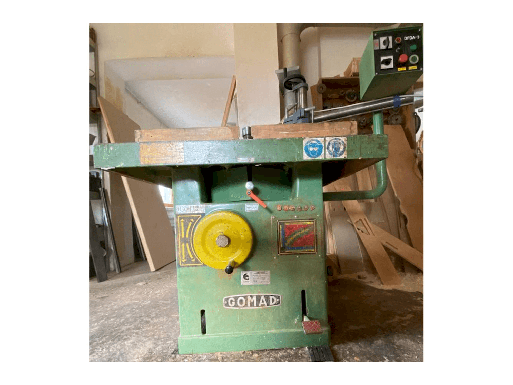 Prikaz stroja GOMAD DFDA-3 sprijeda