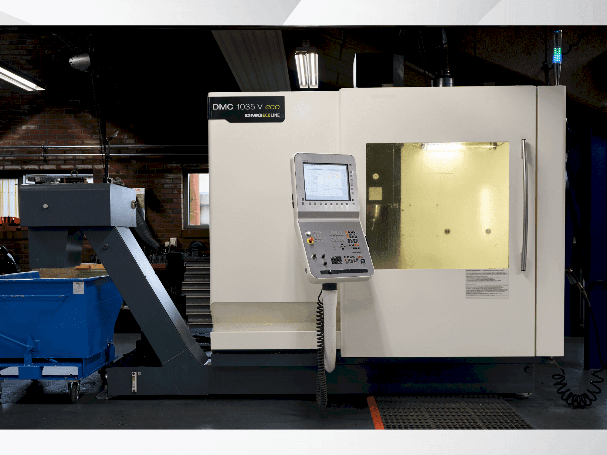 Prikaz stroja DMG MORI DMC 1035V sprijeda