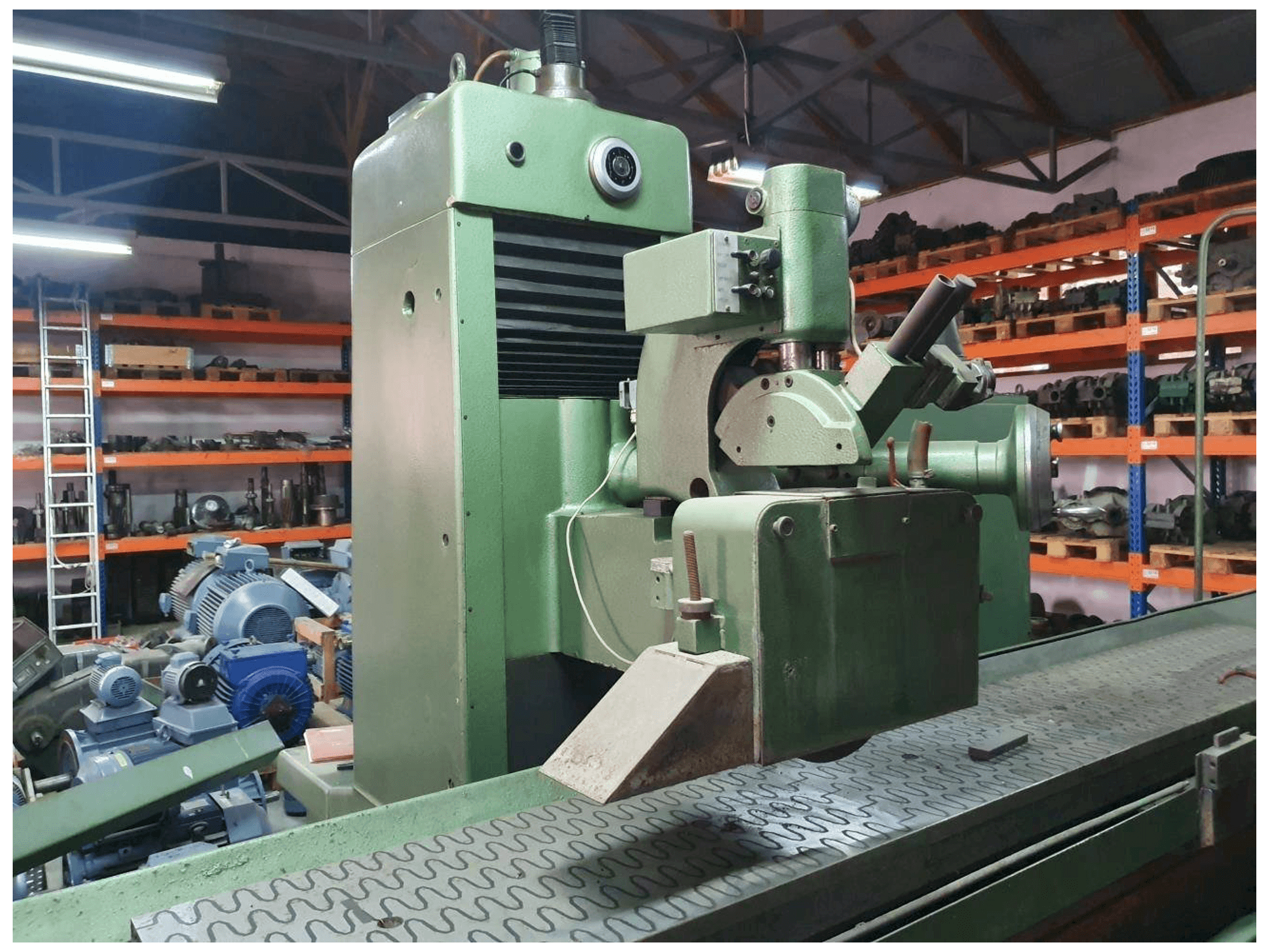 Prikaz stroja ELB SCHLIFF SWBD-30 VA II sprijeda