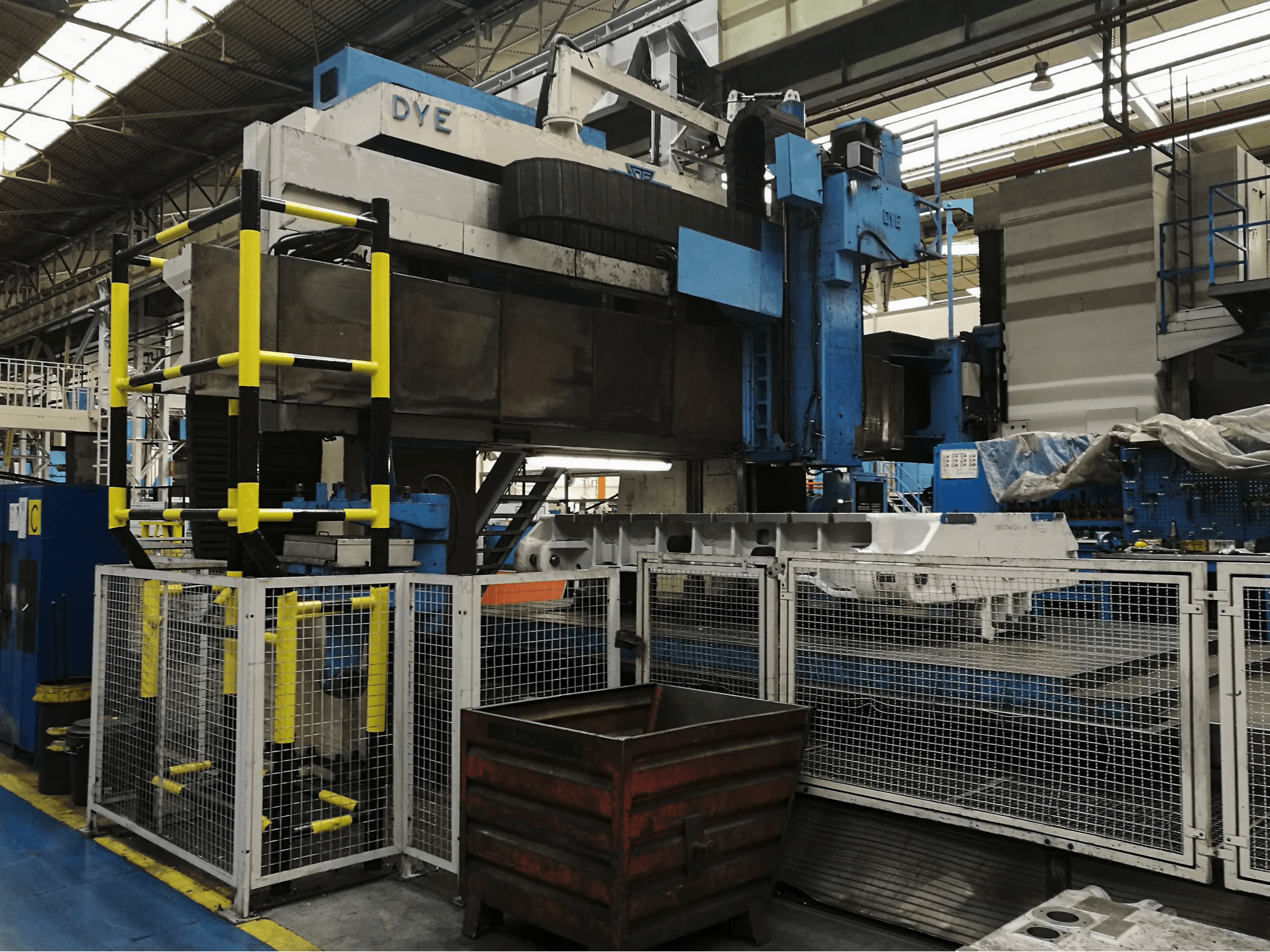 Prikaz stroja DYE FPF-4-N/C slijeva