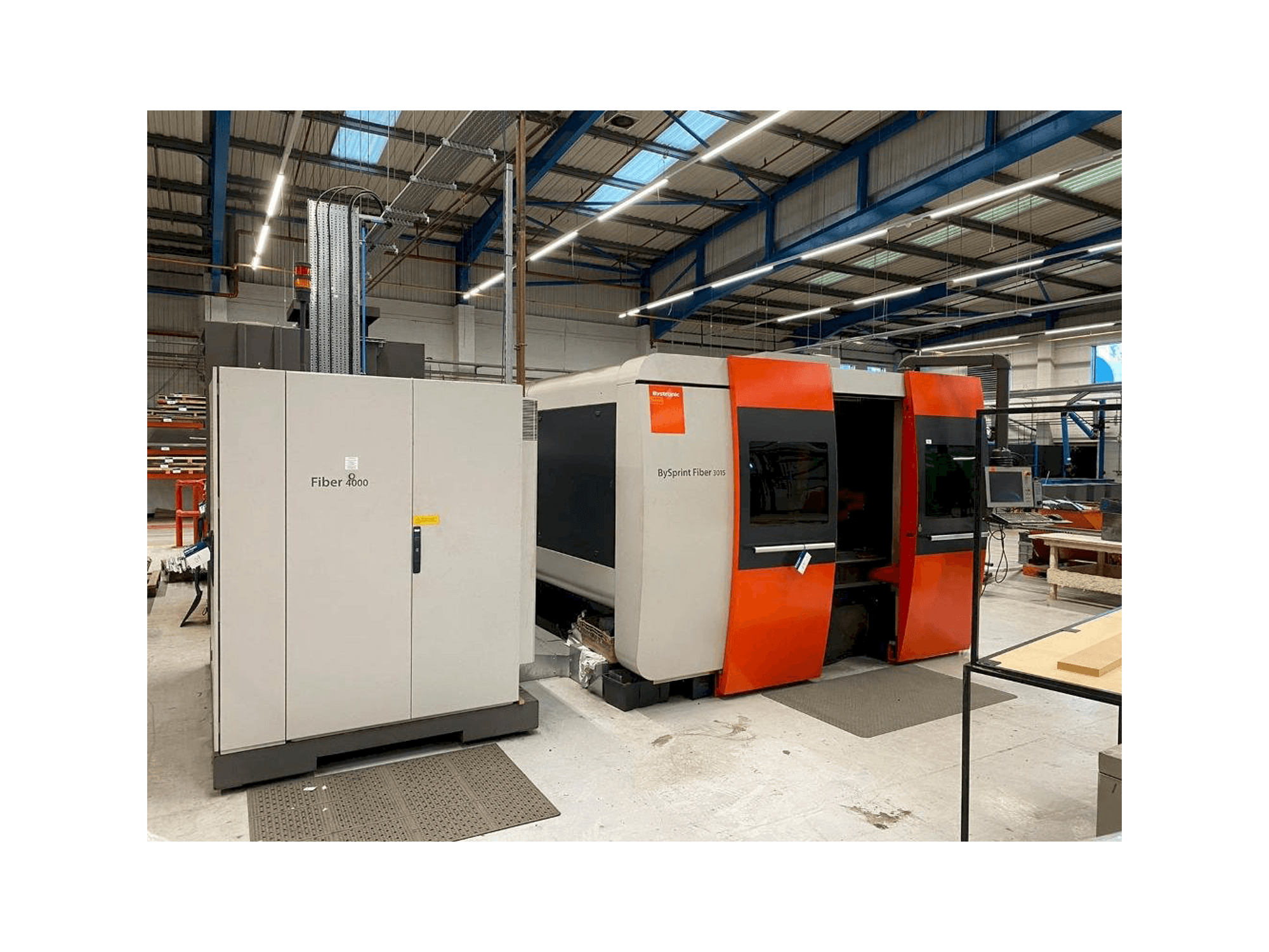 Prikaz stroja Bystronic BySprint Fiber 3015 sprijeda