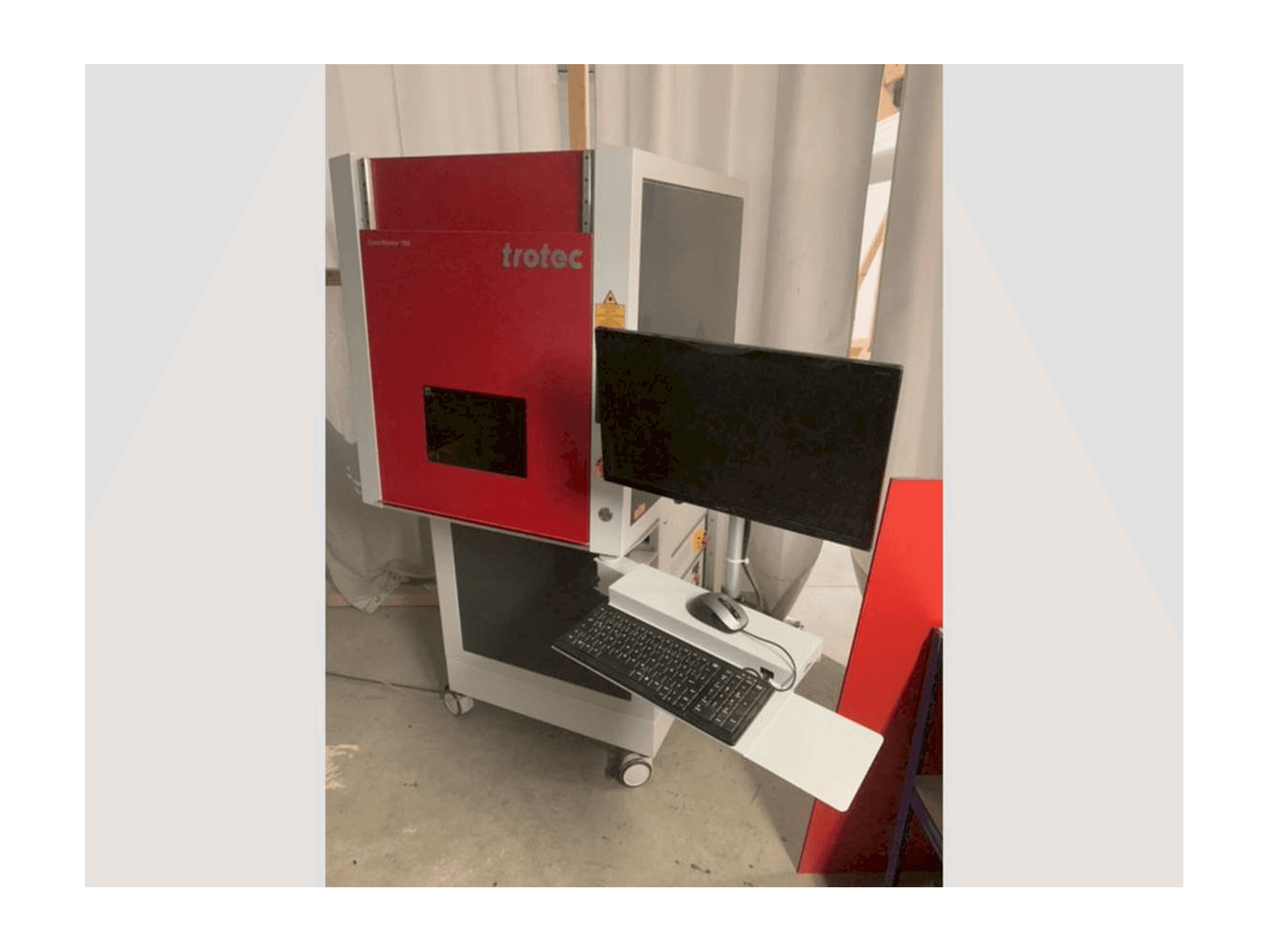 Prikaz stroja Trotec Speedmarker 700 SM700HT sprijeda