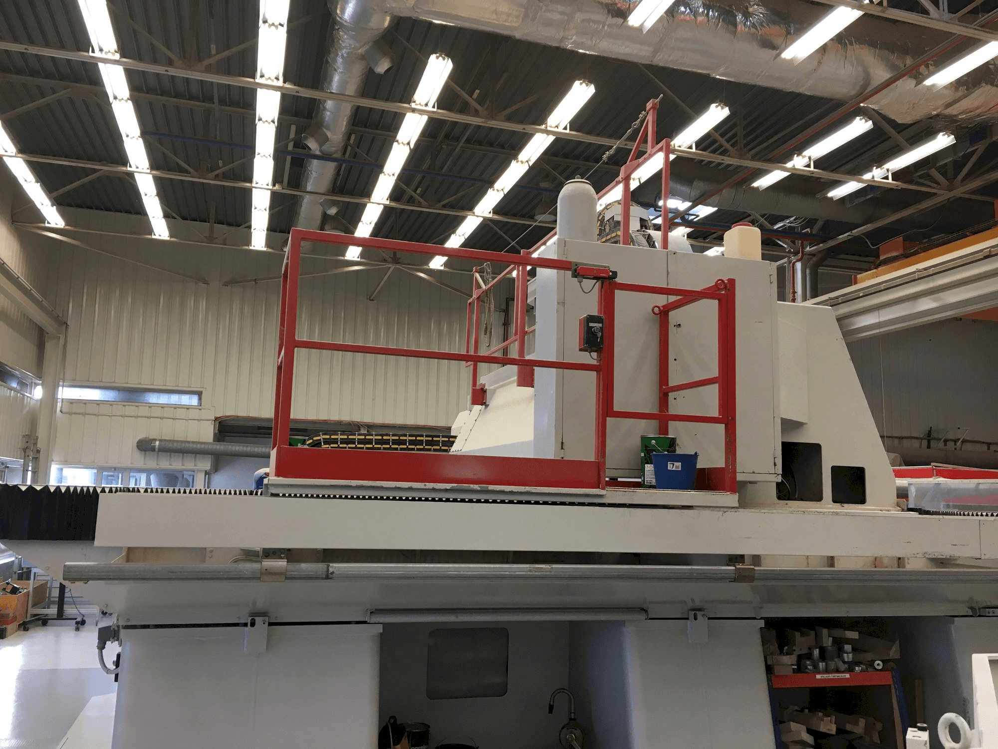 Prikaz stroja Forest Line Minumac II 305 TH sprijeda