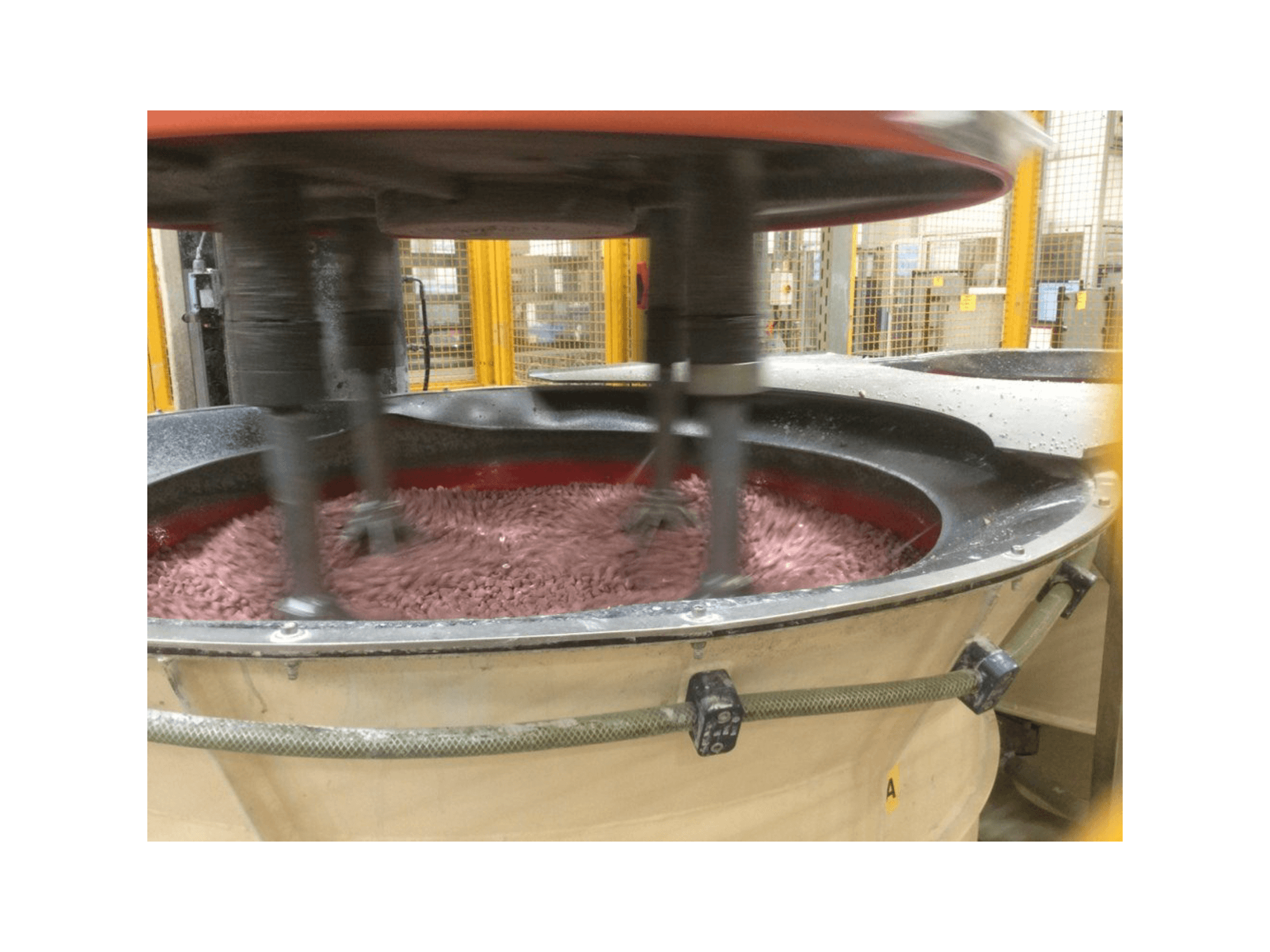 Prikaz stroja Rosler R4/1300.2 SF sprijeda