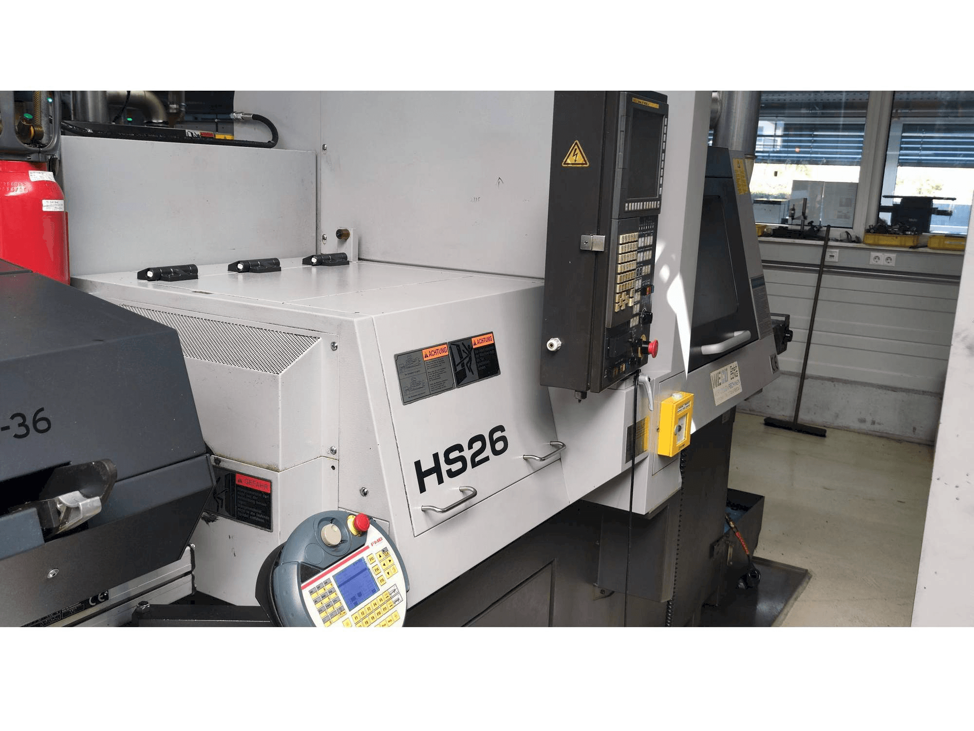 Prikaz lijeve strane stroja TSUGAMI HS26