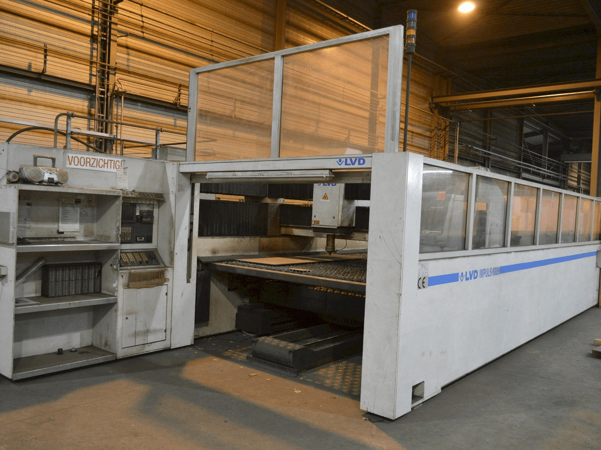 Prikaz stroja LVD IMPULS 6020 sprijeda