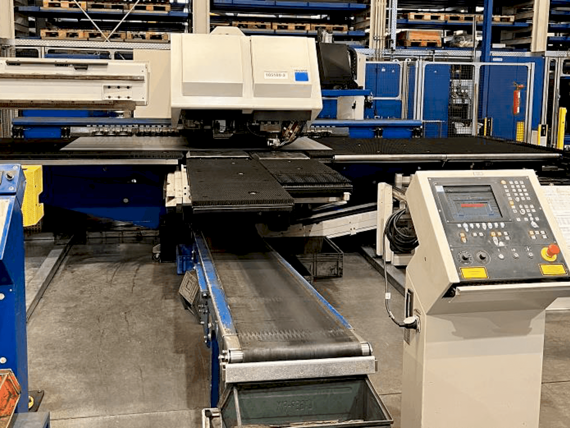 Prikaz stroja TRUMPF Trumatic 6000 L + Sheetmaster sprijeda