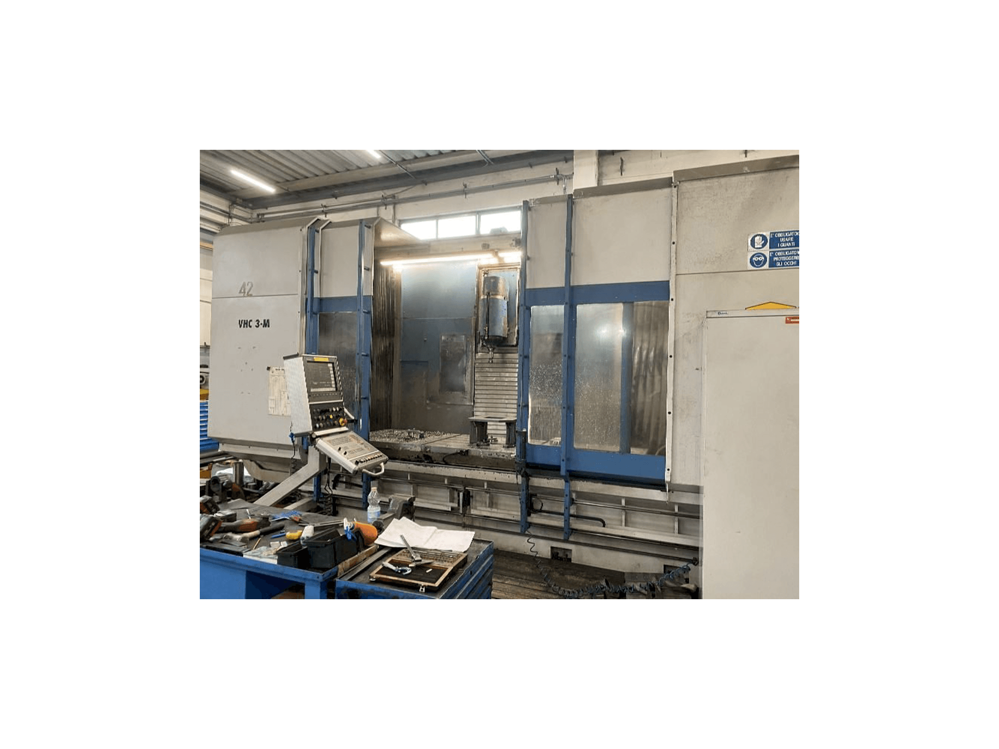 Prikaz stroja AXA VHC 3M/2E sprijeda