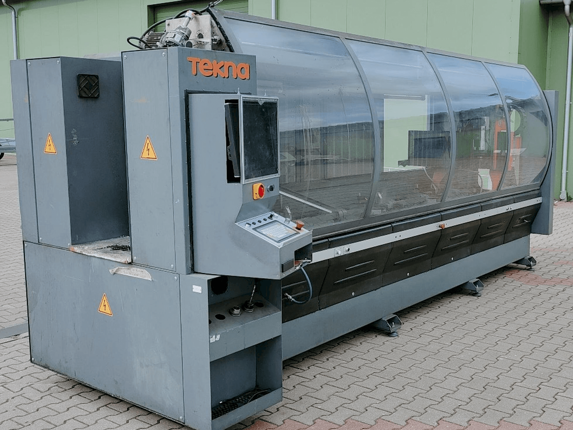 Prikaz stroja Tekna TK427-3 sprijeda