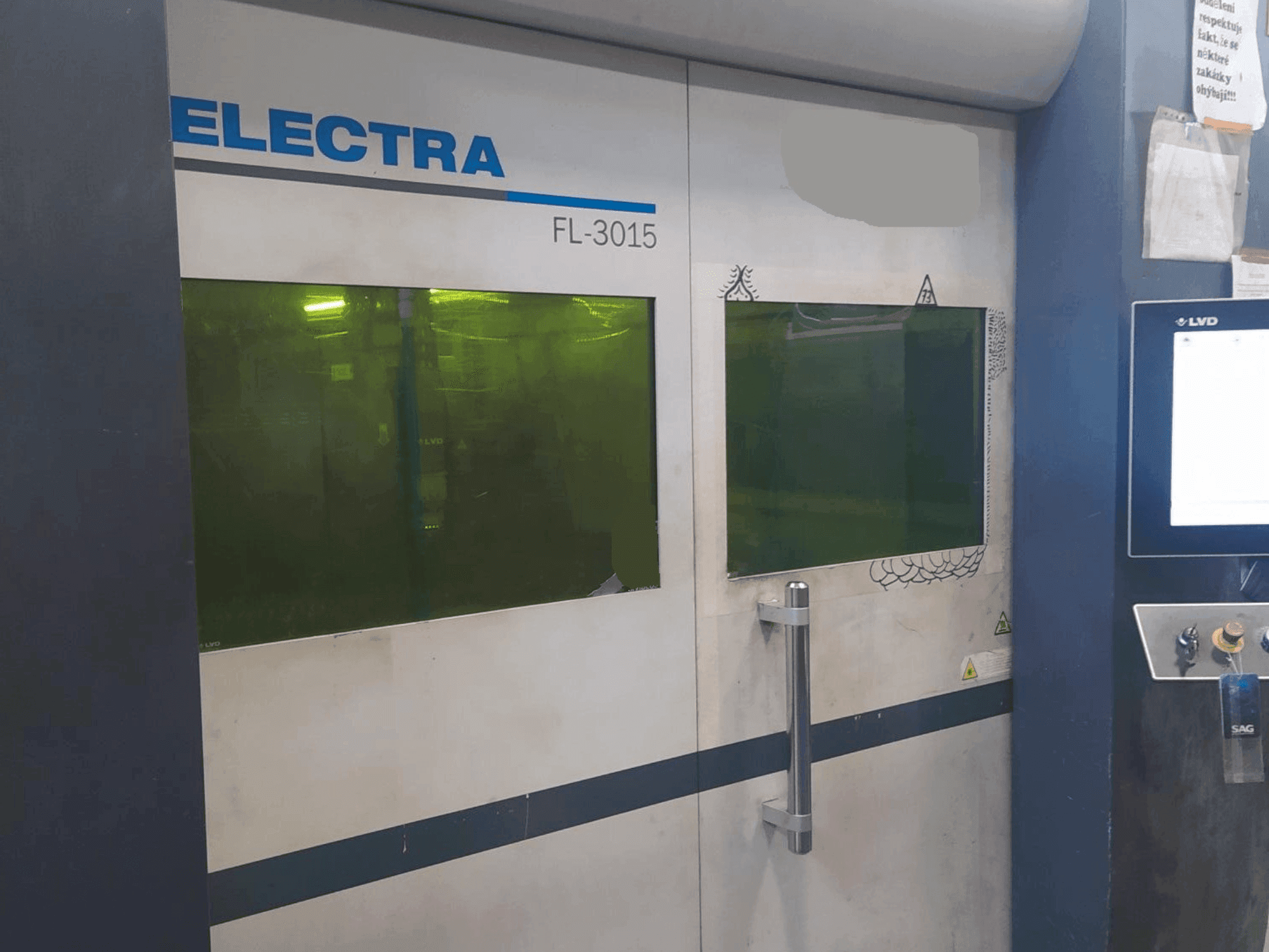 Prikaz stroja LVD ELECTRA FL-3015 sprijeda