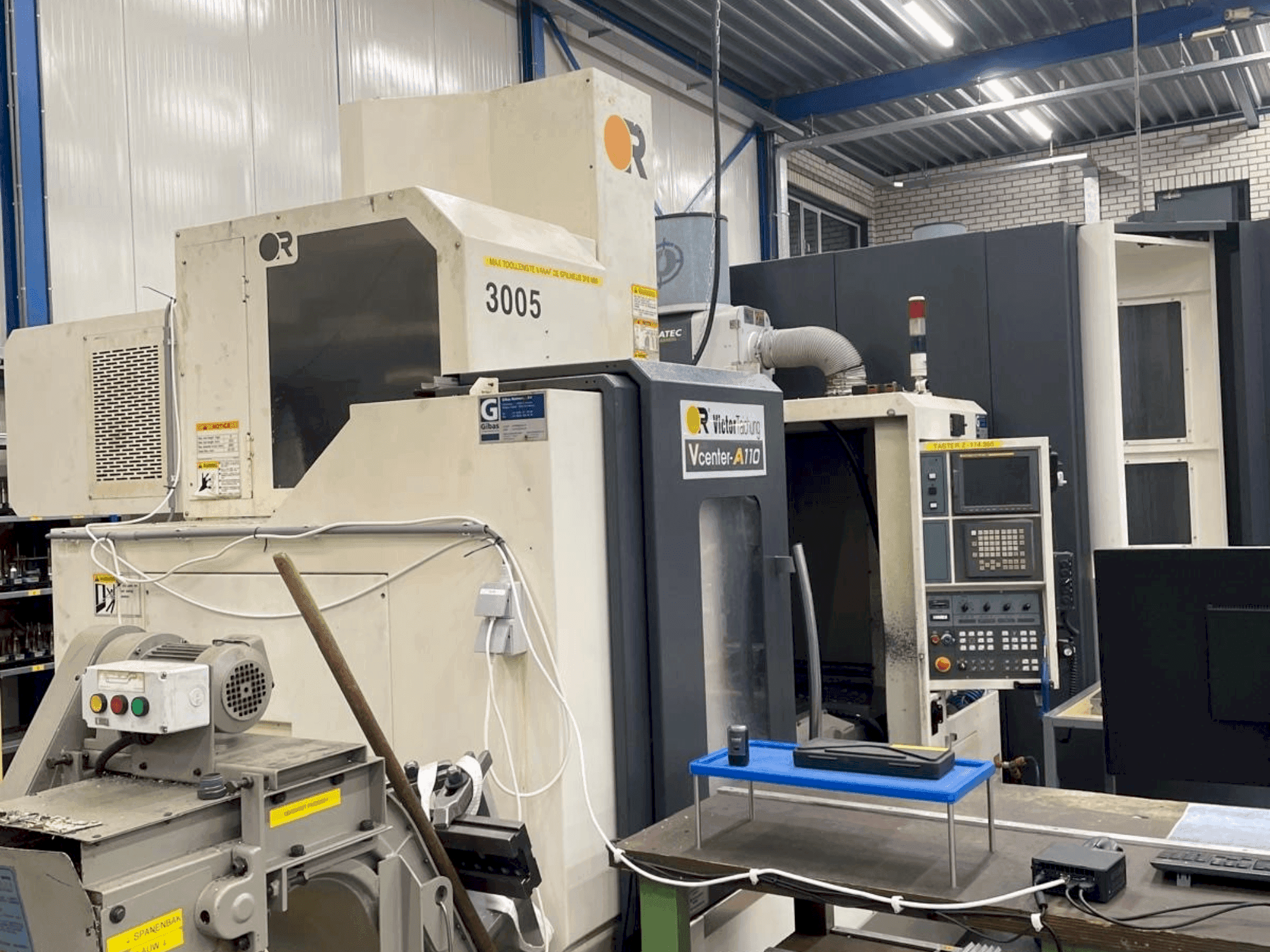 Prikaz stroja VICTOR TAICHUNG A110 sprijeda