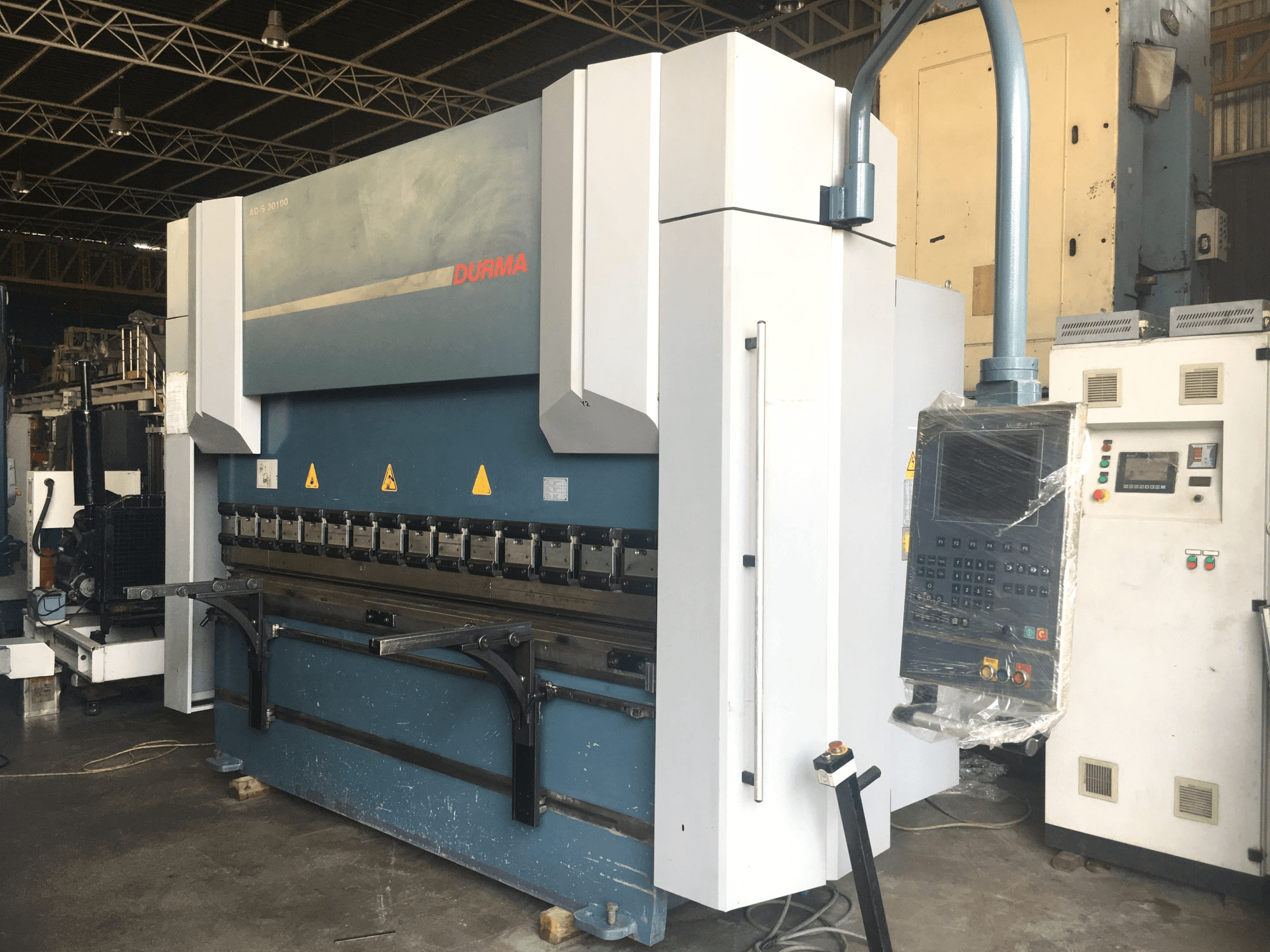 Prikaz stroja Durma AD-S 30100 zdesna