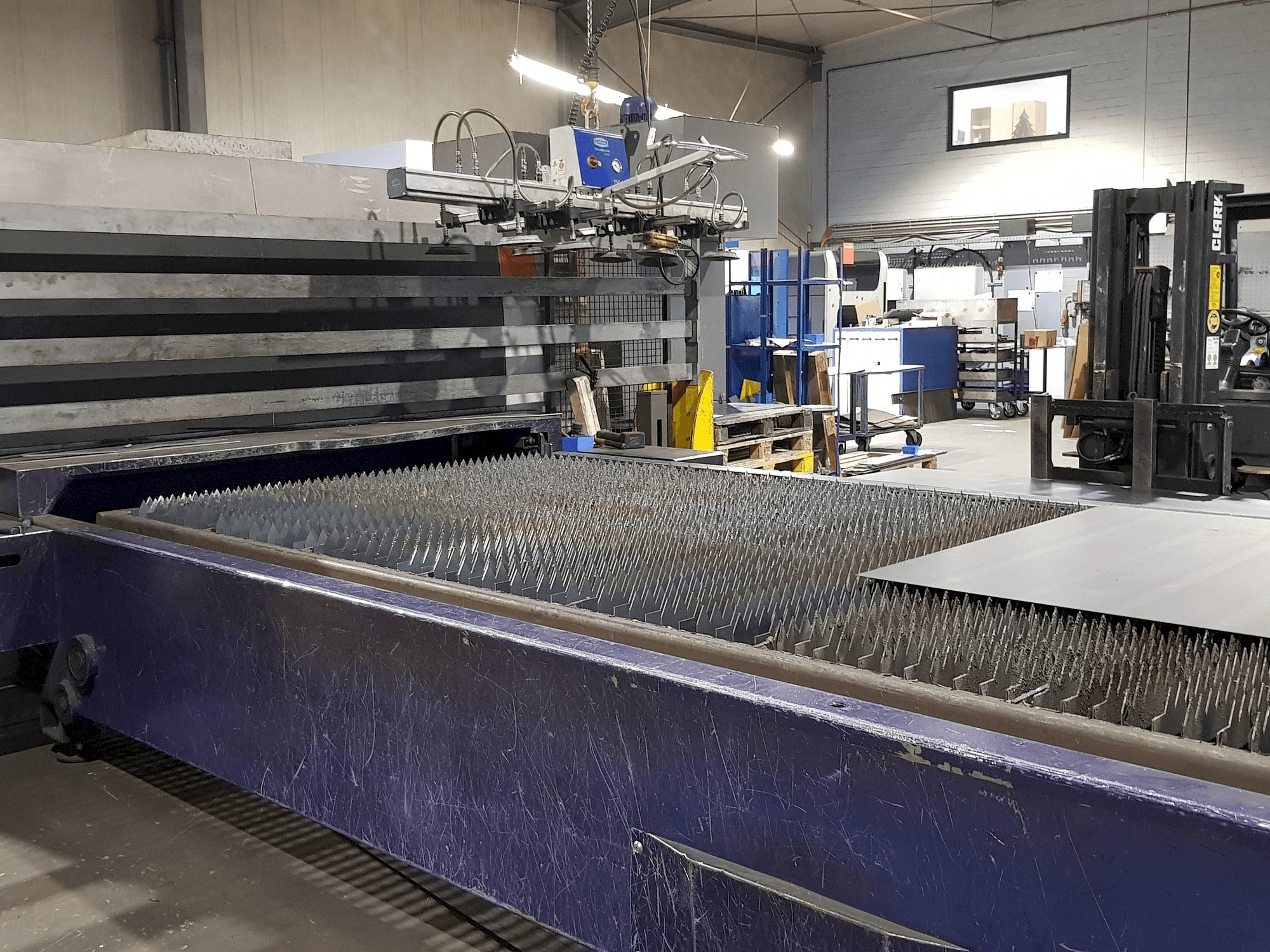 Prikaz stroja Bystronic Fiber 4000x2000 sprijeda