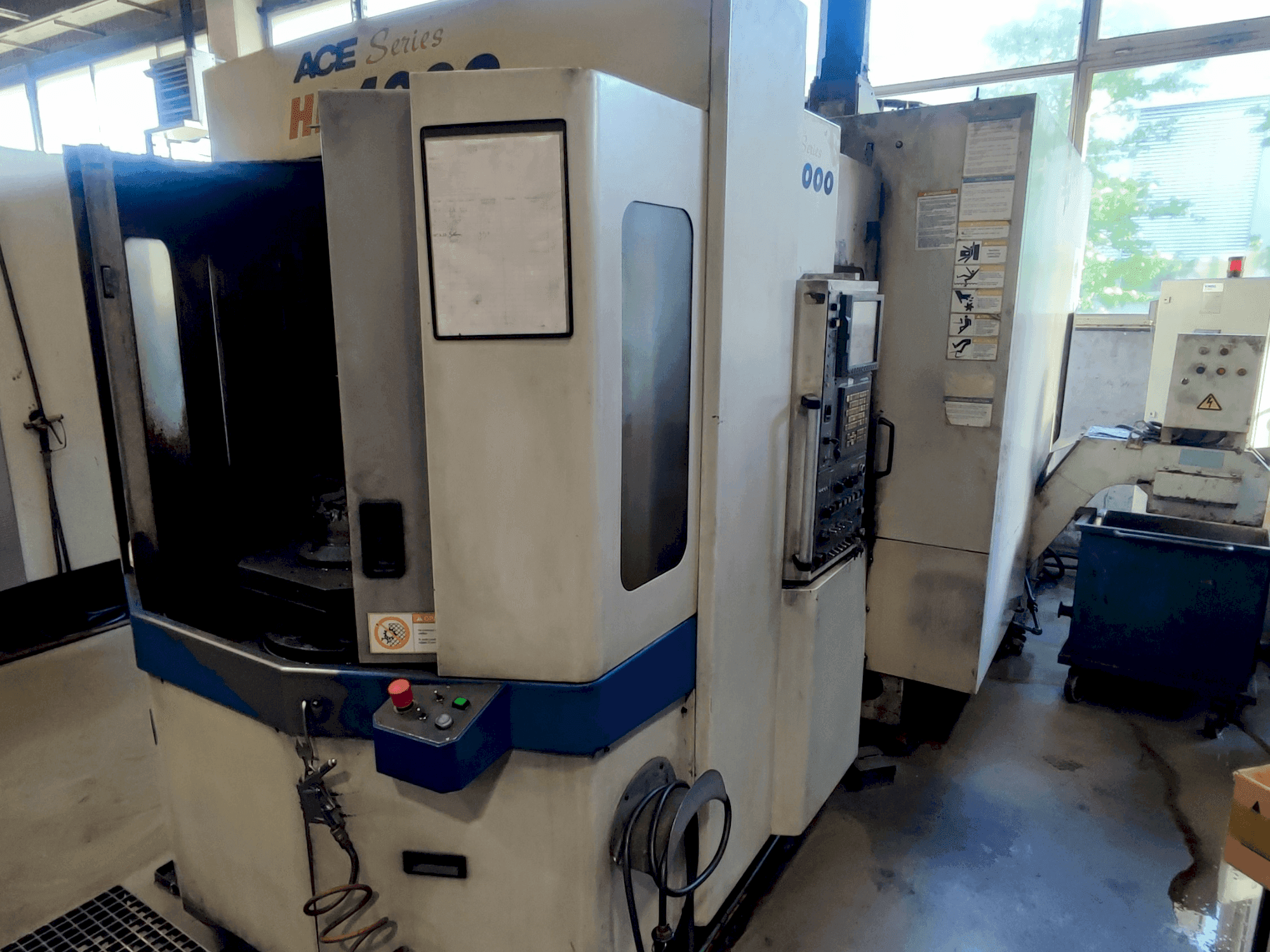 Prikaz stroja DAEWOO ACE HP 4000 sprijeda