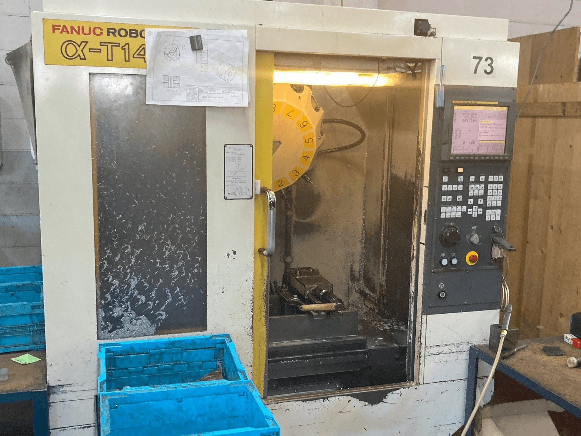 Prikaz stroja FANUC Robodrill alfa-T14iA sprijeda