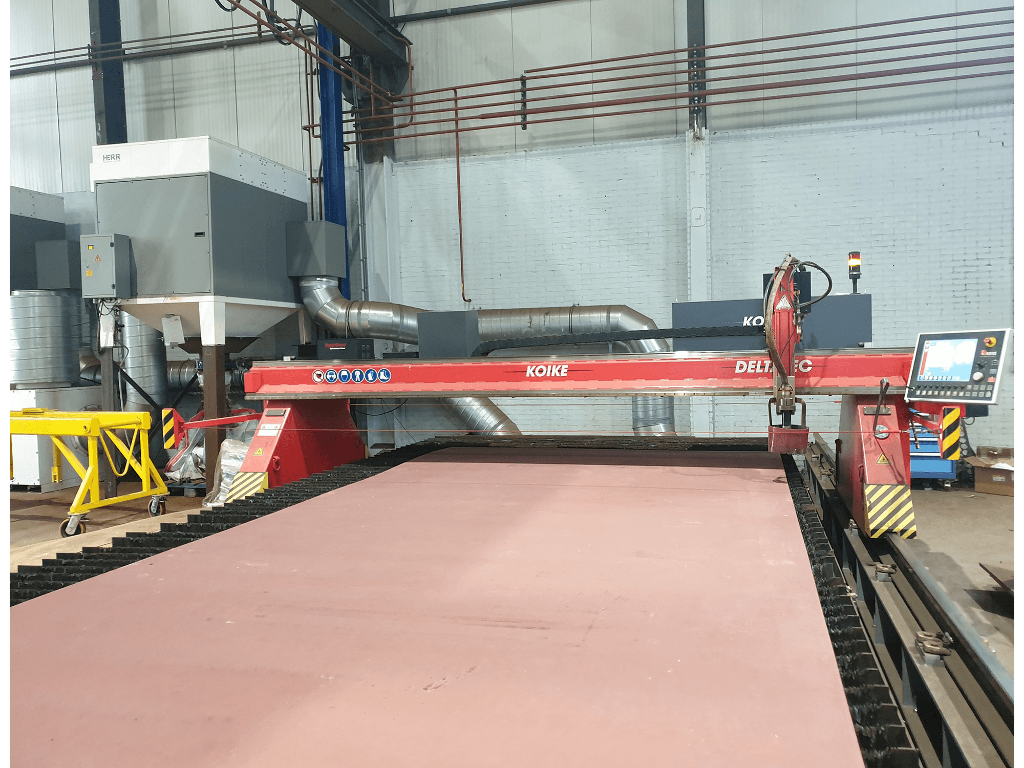 Prikaz stroja KOIKE DELTATEC 4000 sprijeda