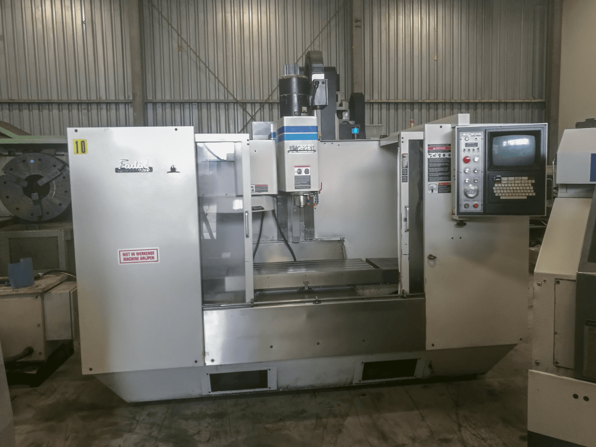 Prikaz stroja FADAL VMC 4020HT sprijeda