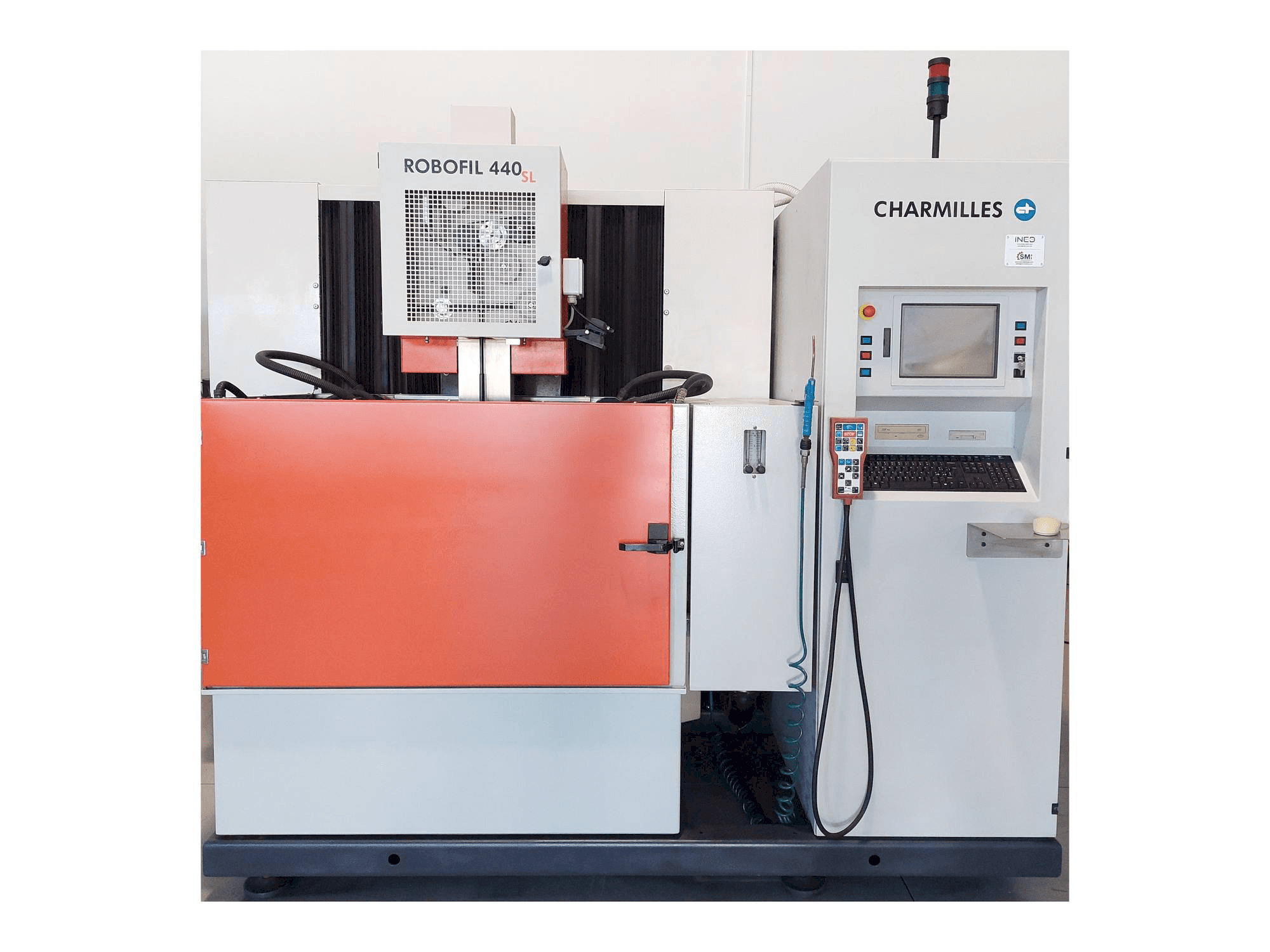 Prikaz stroja CHARMILLES ROBOFIL 440SL sprijeda