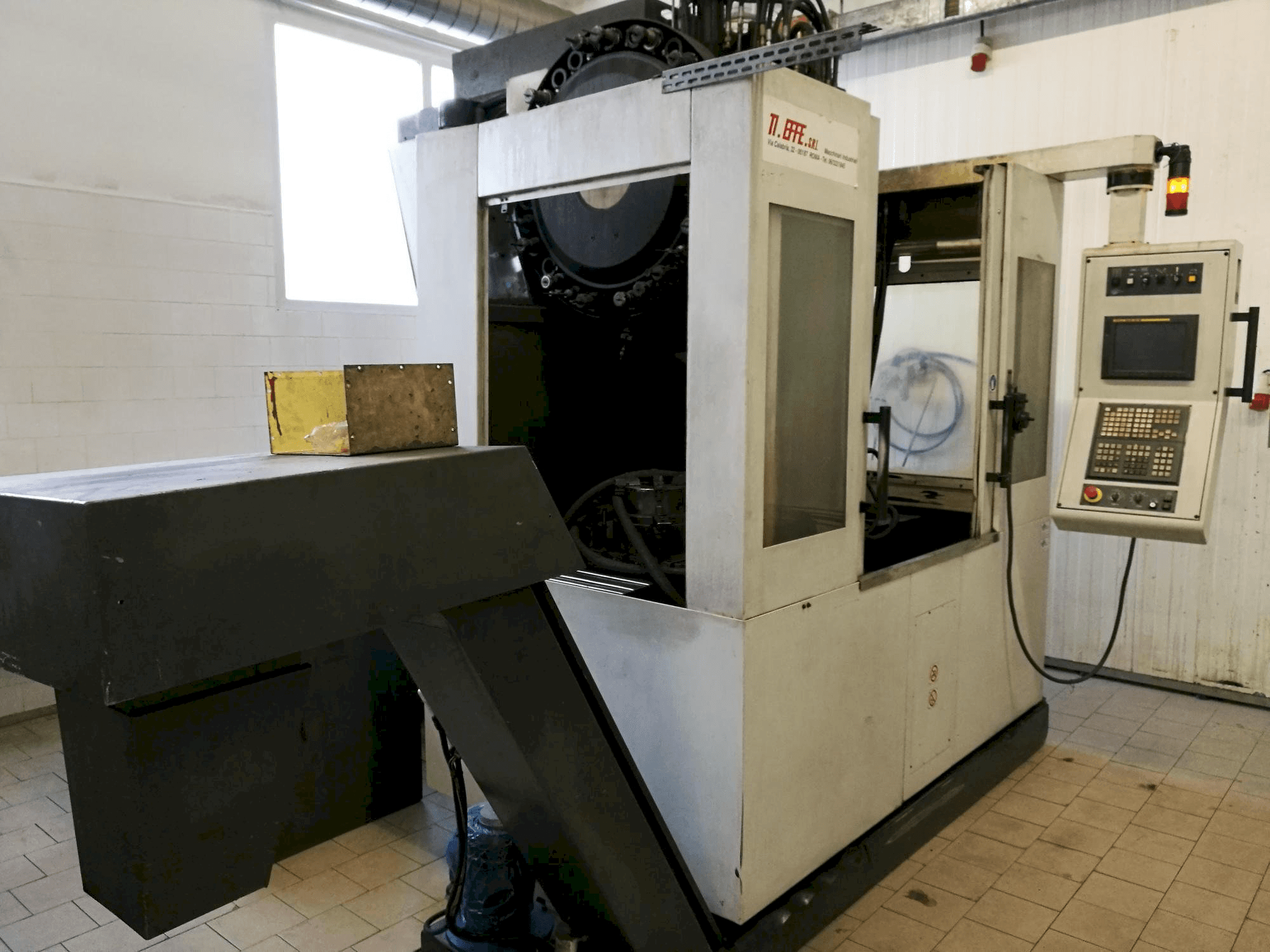 Prikaz stroja RMT Kompakt 8 sprijeda