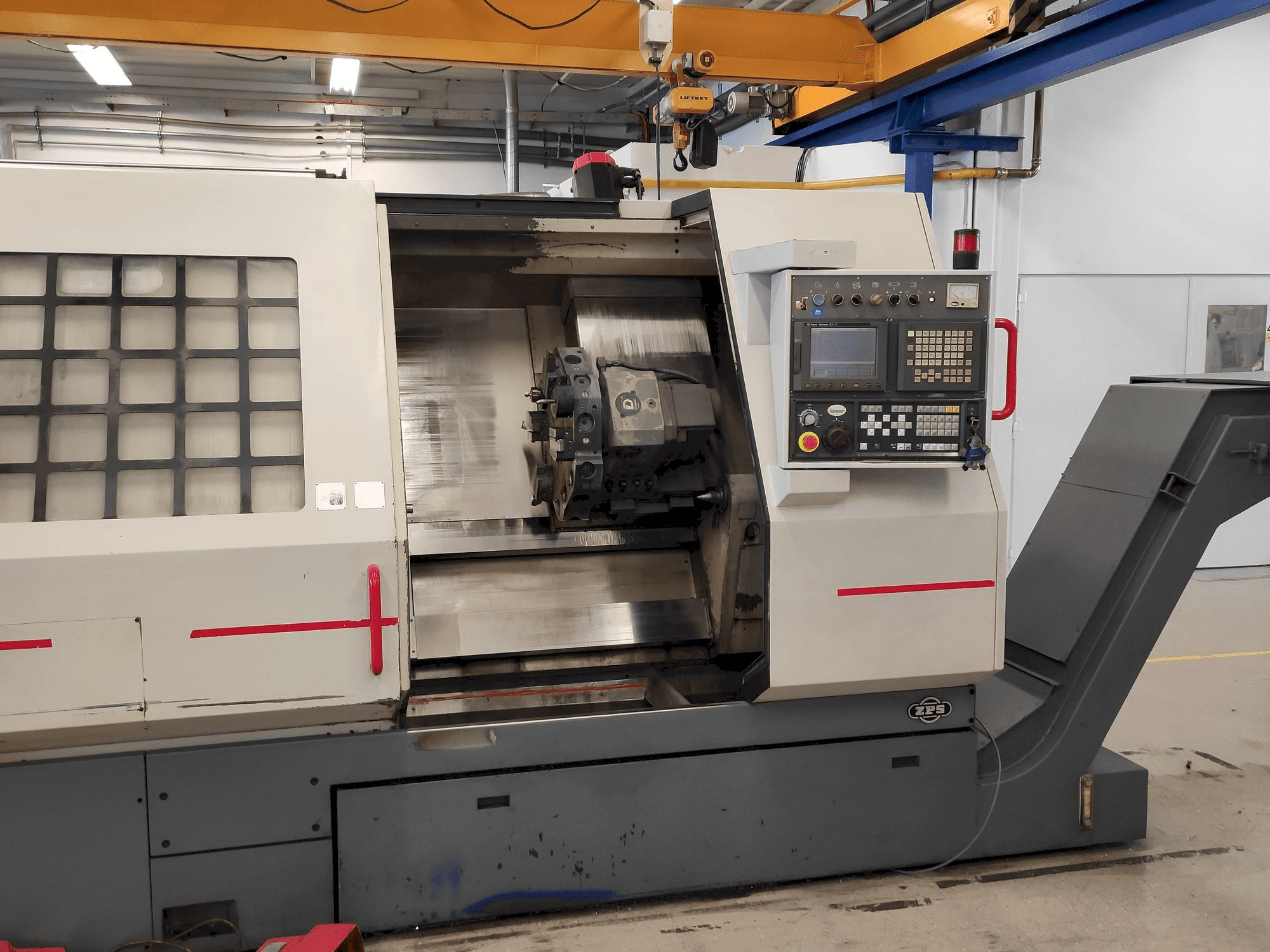 Prikaz stroja ZPS S-80/750 CNC sprijeda