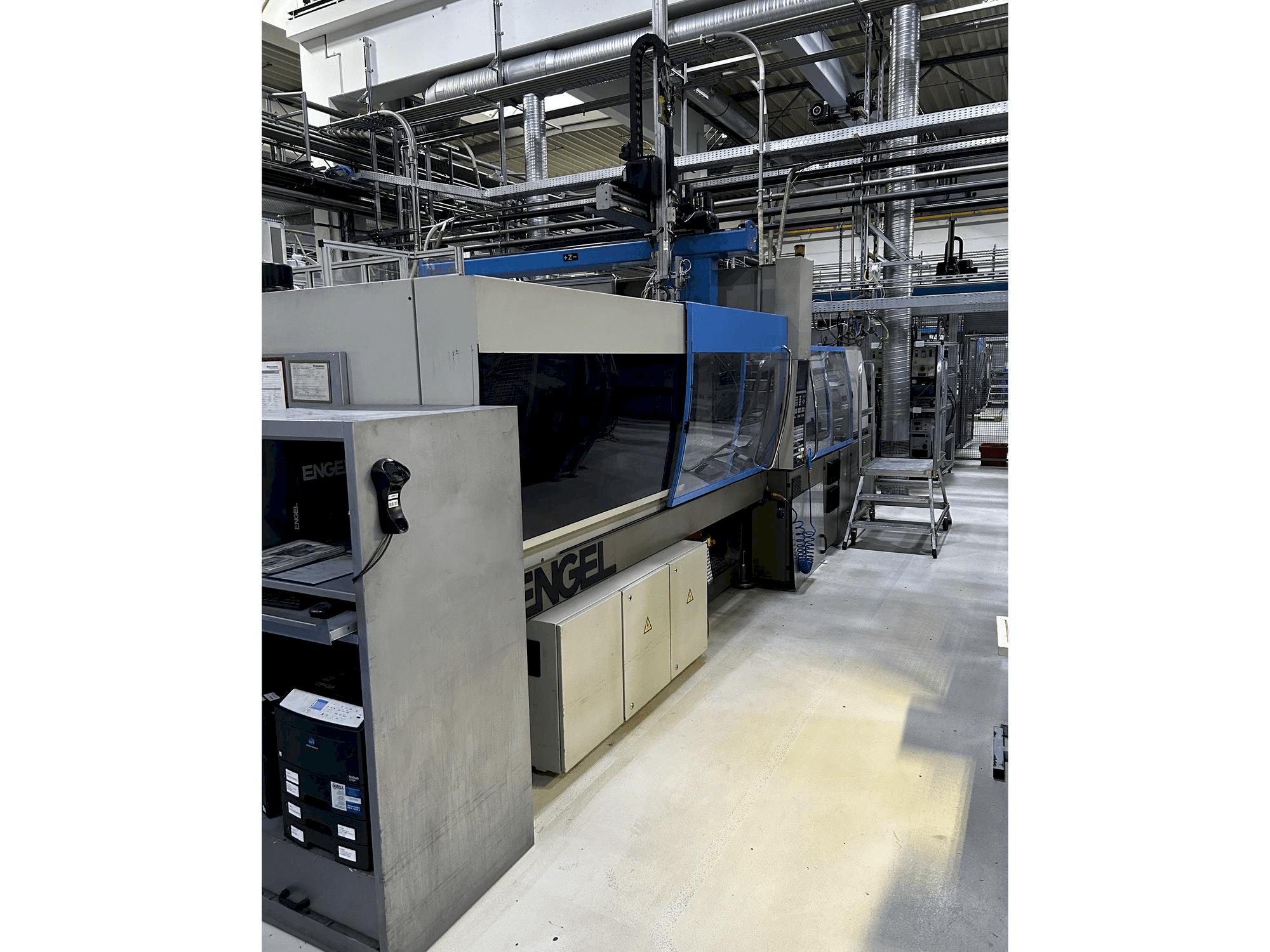 Prikaz lijeve strane stroja Engel VICTORY 1050/220