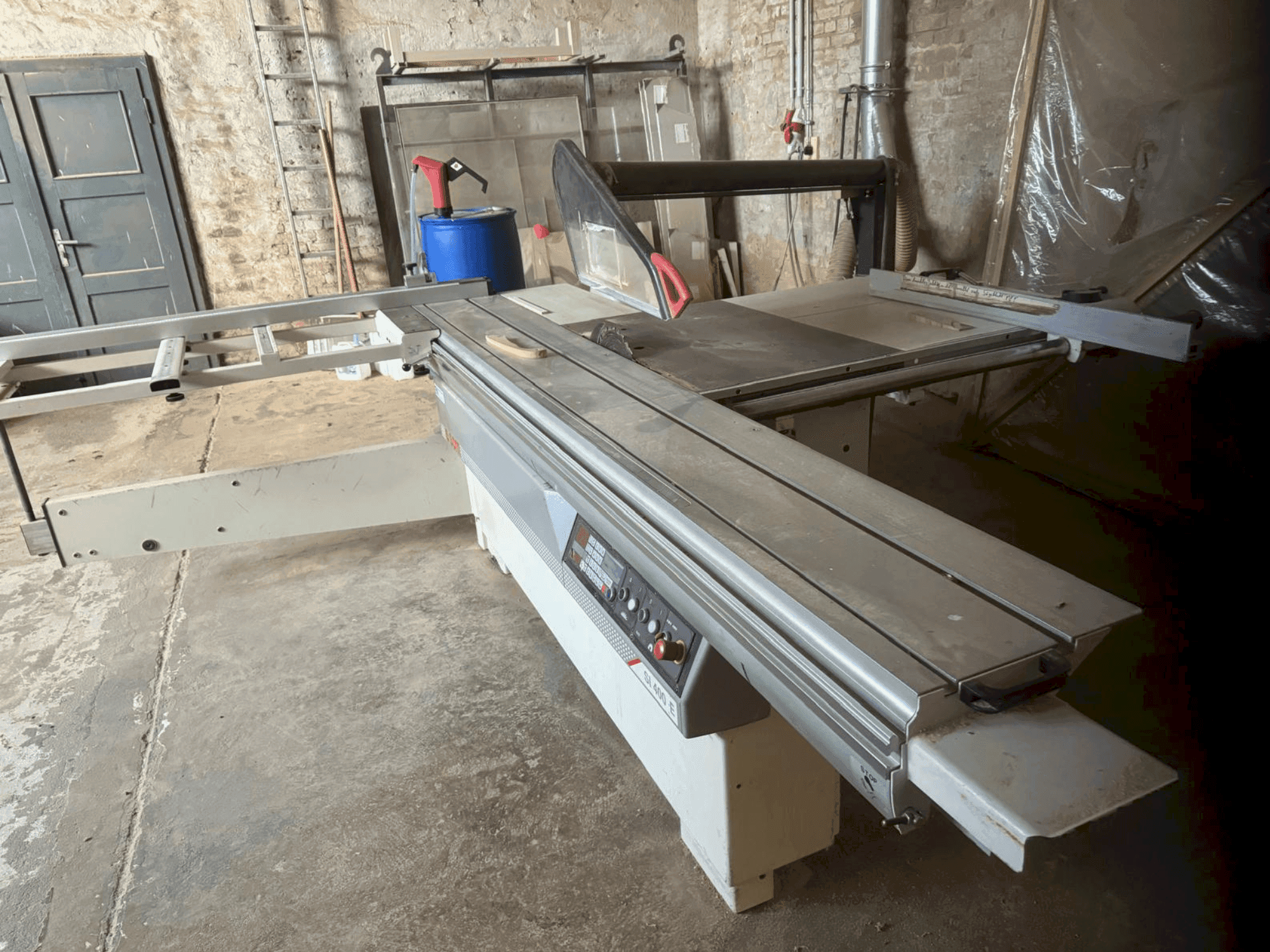 Prikaz stroja SCM SI 400E sprijeda