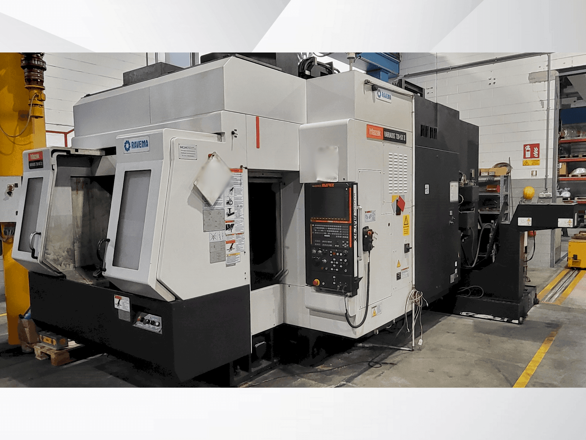Prikaz stroja Mazak VARIAXIS 730 II 5X sprijeda