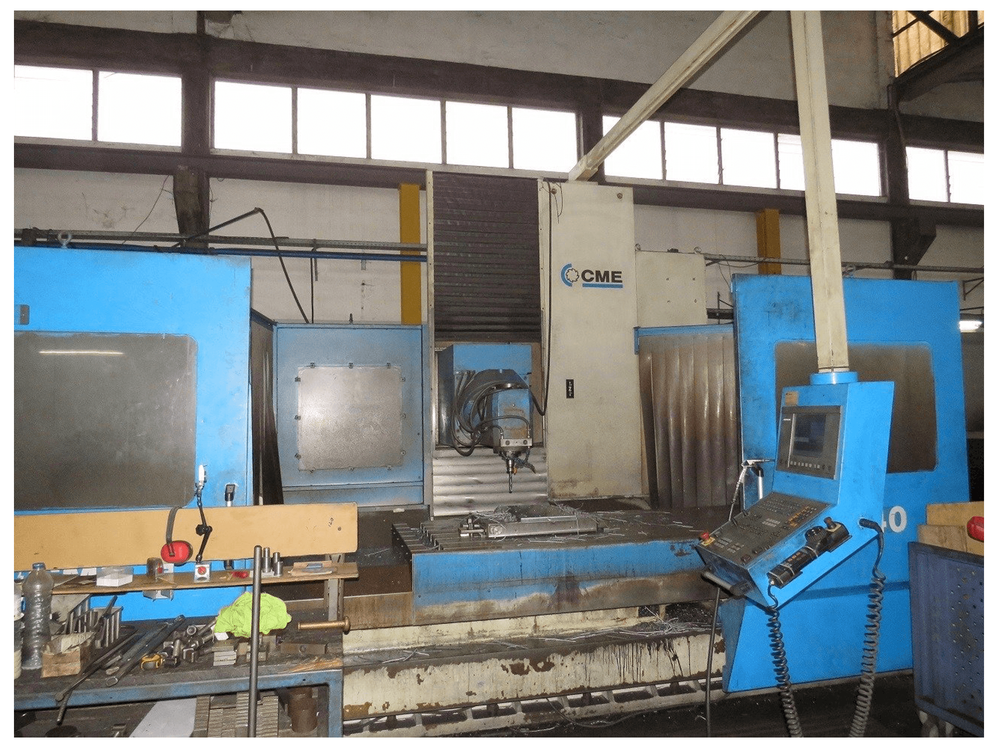 Prikaz stroja CME HZ40 sprijeda