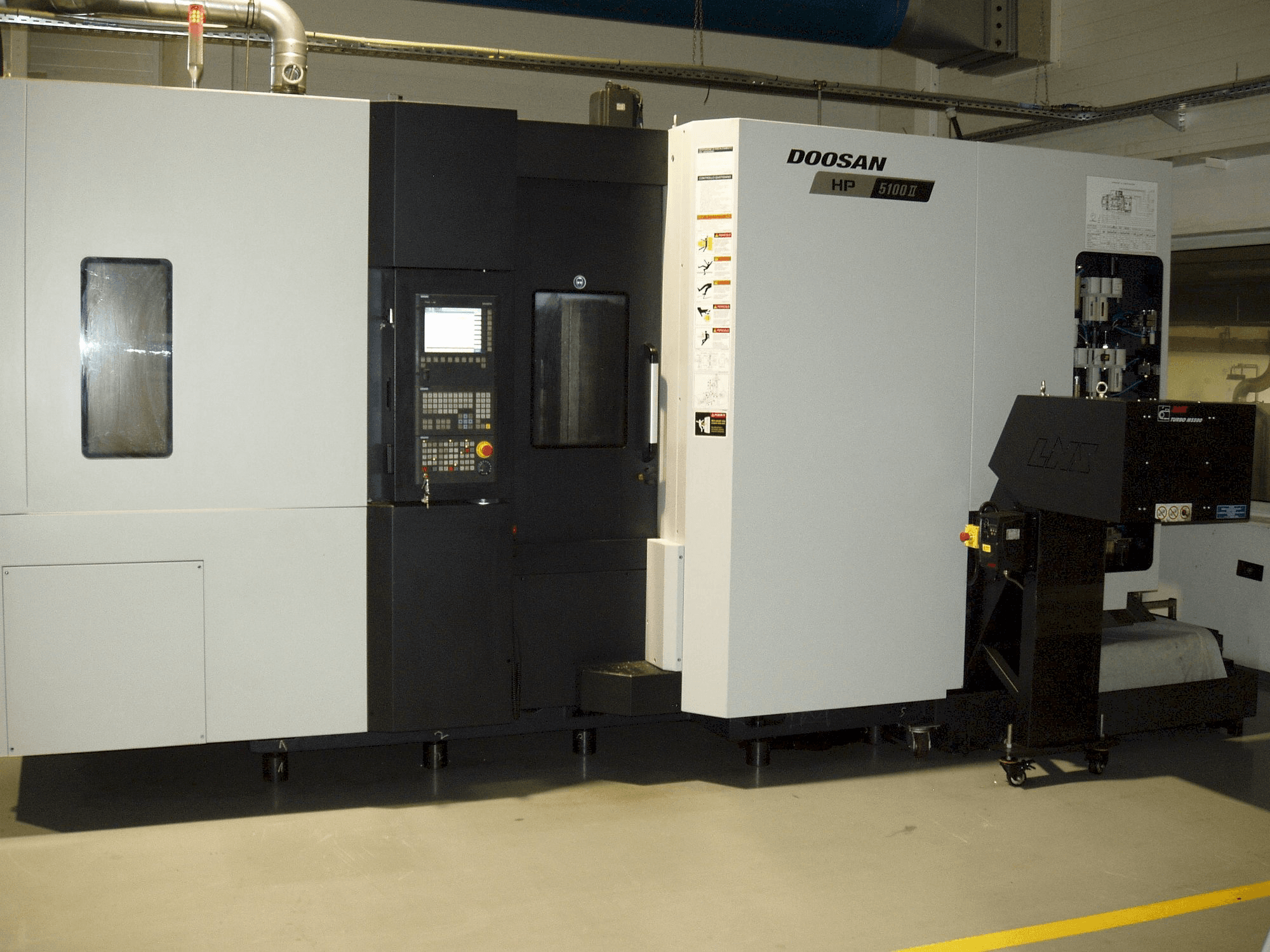 Prikaz stroja Doosan HP 5100 II sprijeda