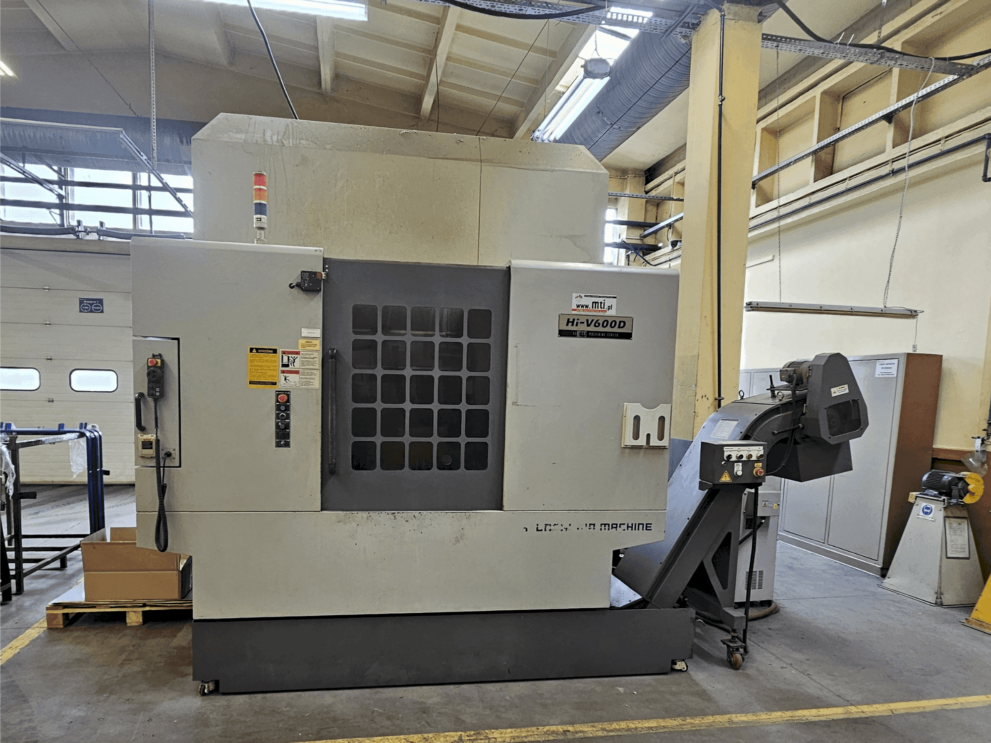 Prikaz stroja HYUNDAI KIA Hi-V600D sprijeda