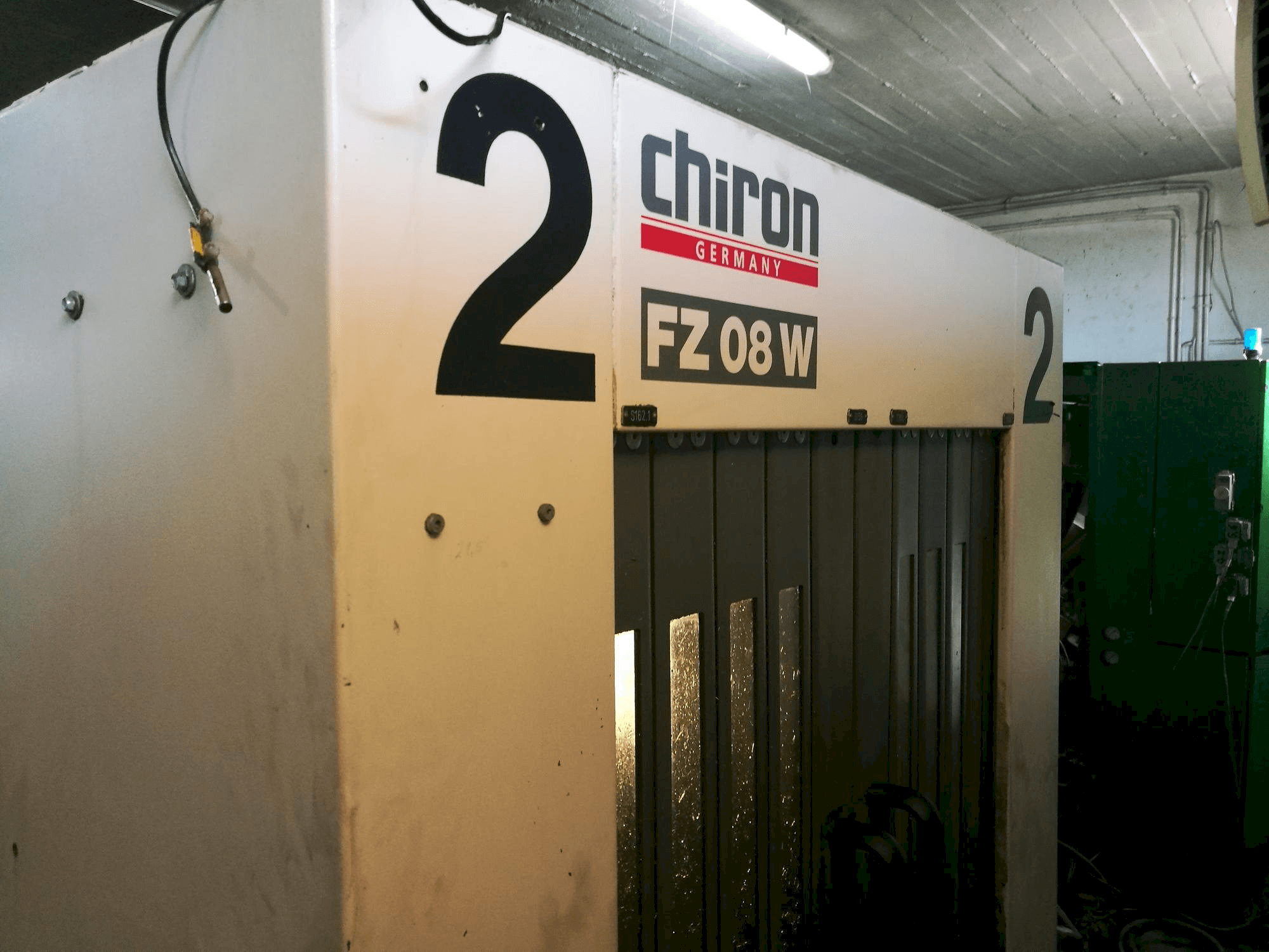 Prikaz stroja CHIRON FZ 08 W sprijeda