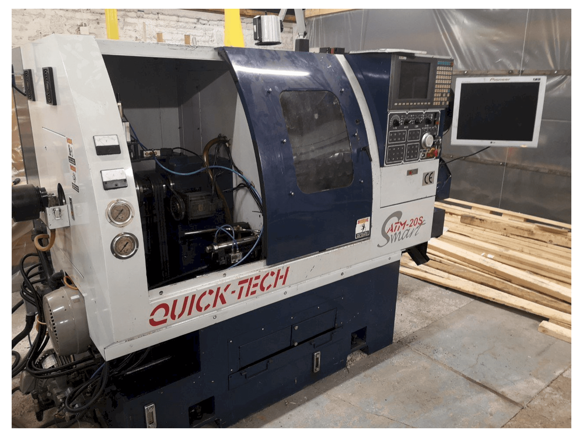 Prikaz stroja Quick-Tech ATM 20S sprijeda