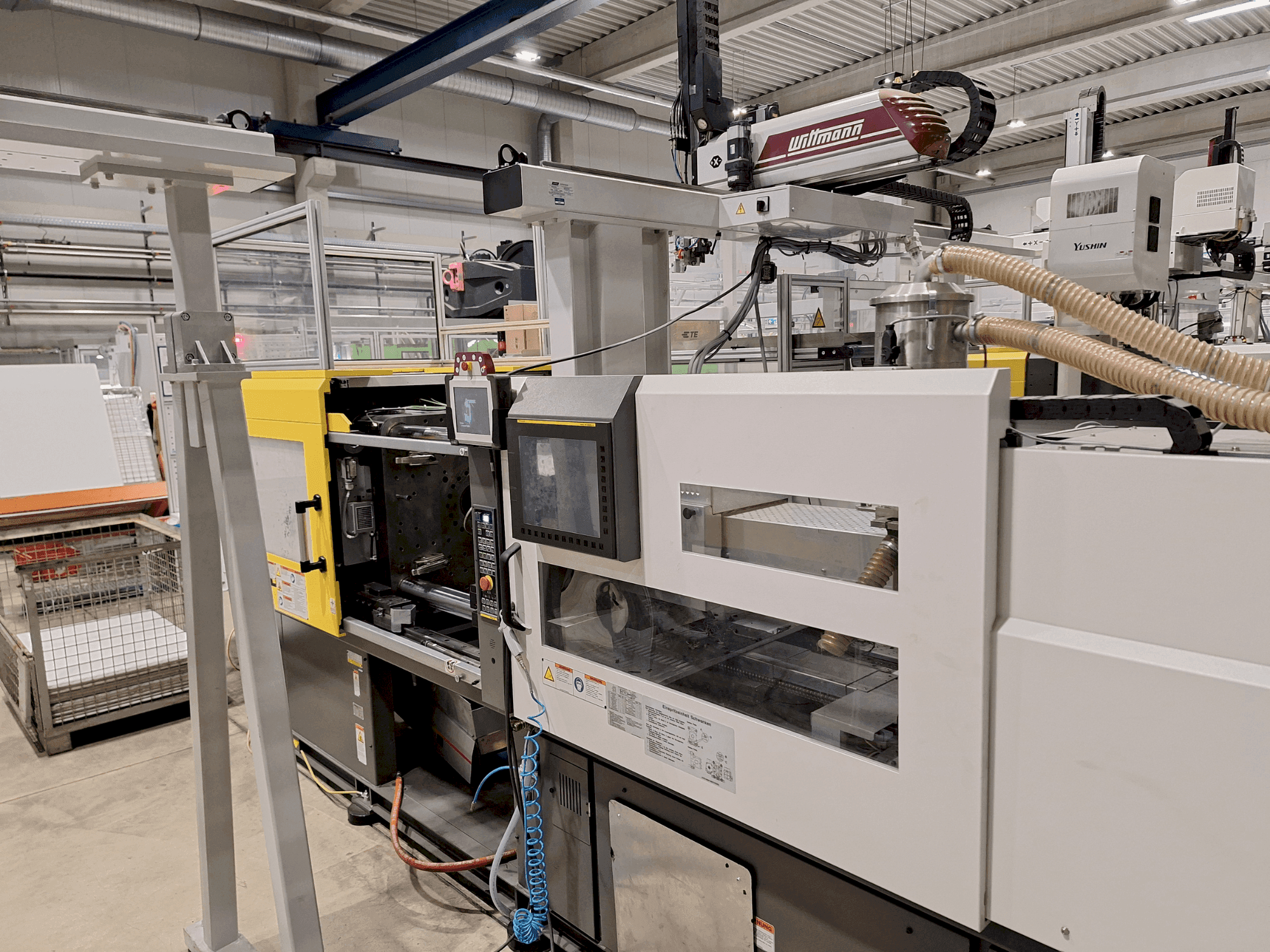 Prikaz stroja FANUC ROBOSHOT S150iA (2021) sprijeda