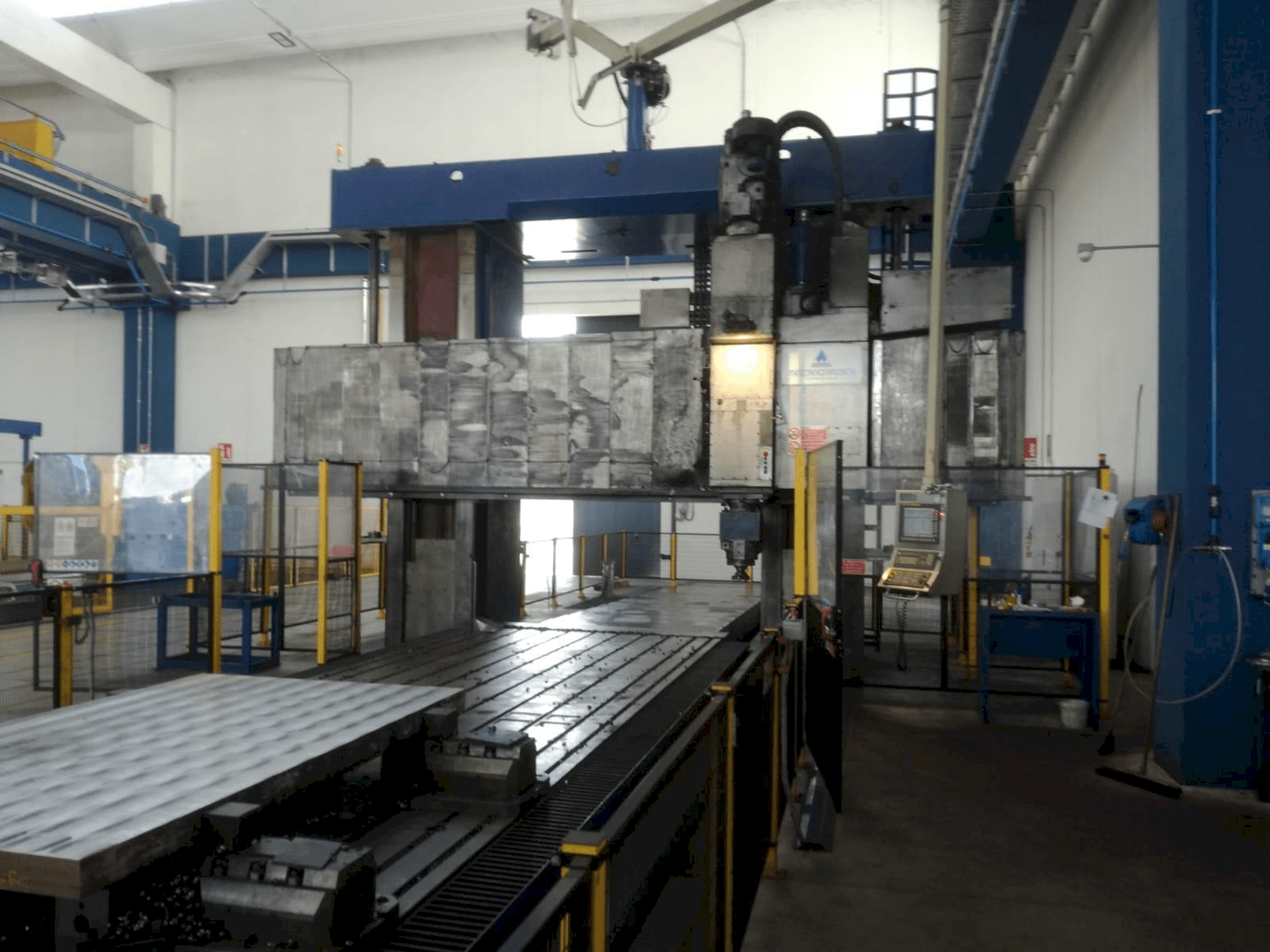 Prikaz stroja STANKO Fresa a Portale sprijeda