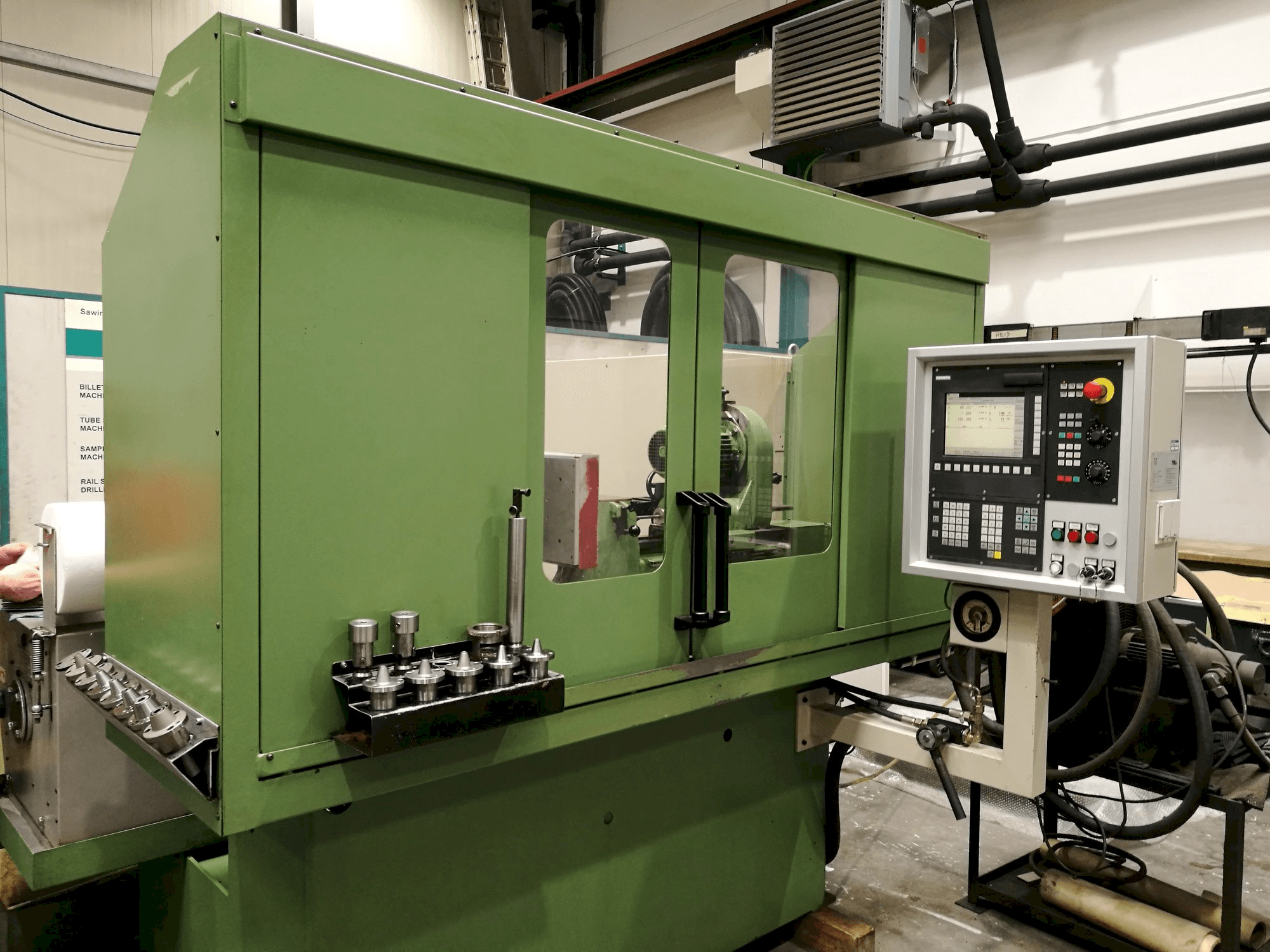 Prikaz stroja TTB M10 400 NC sprijeda