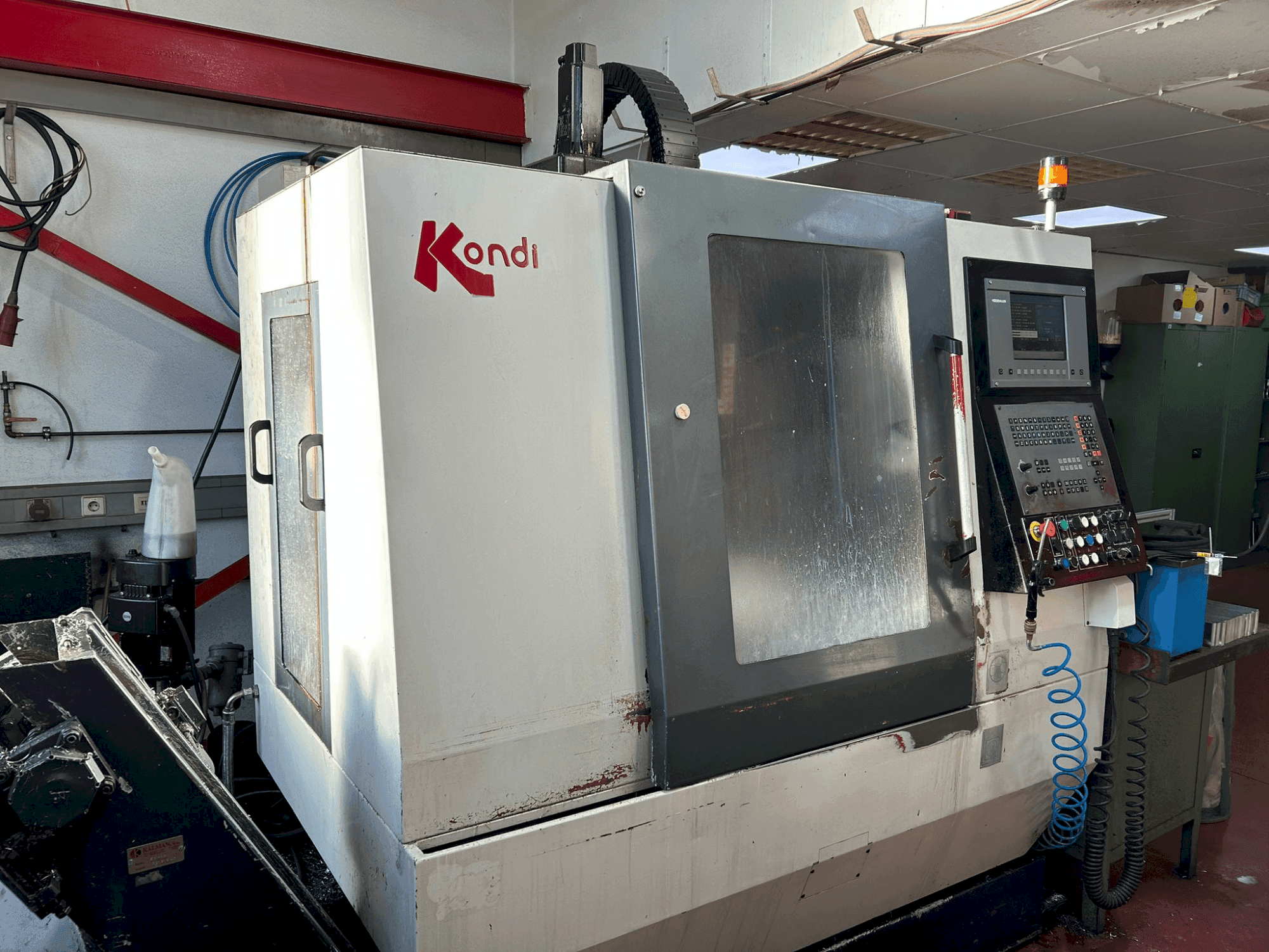 Prikaz stroja KONDIA B-640 sprijeda