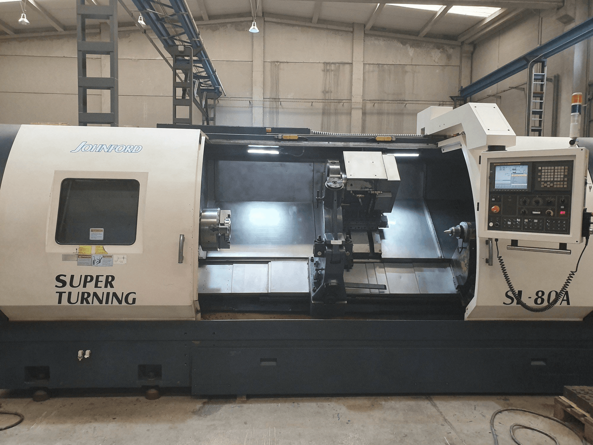 Prikaz stroja Johnford SL-80A sprijeda