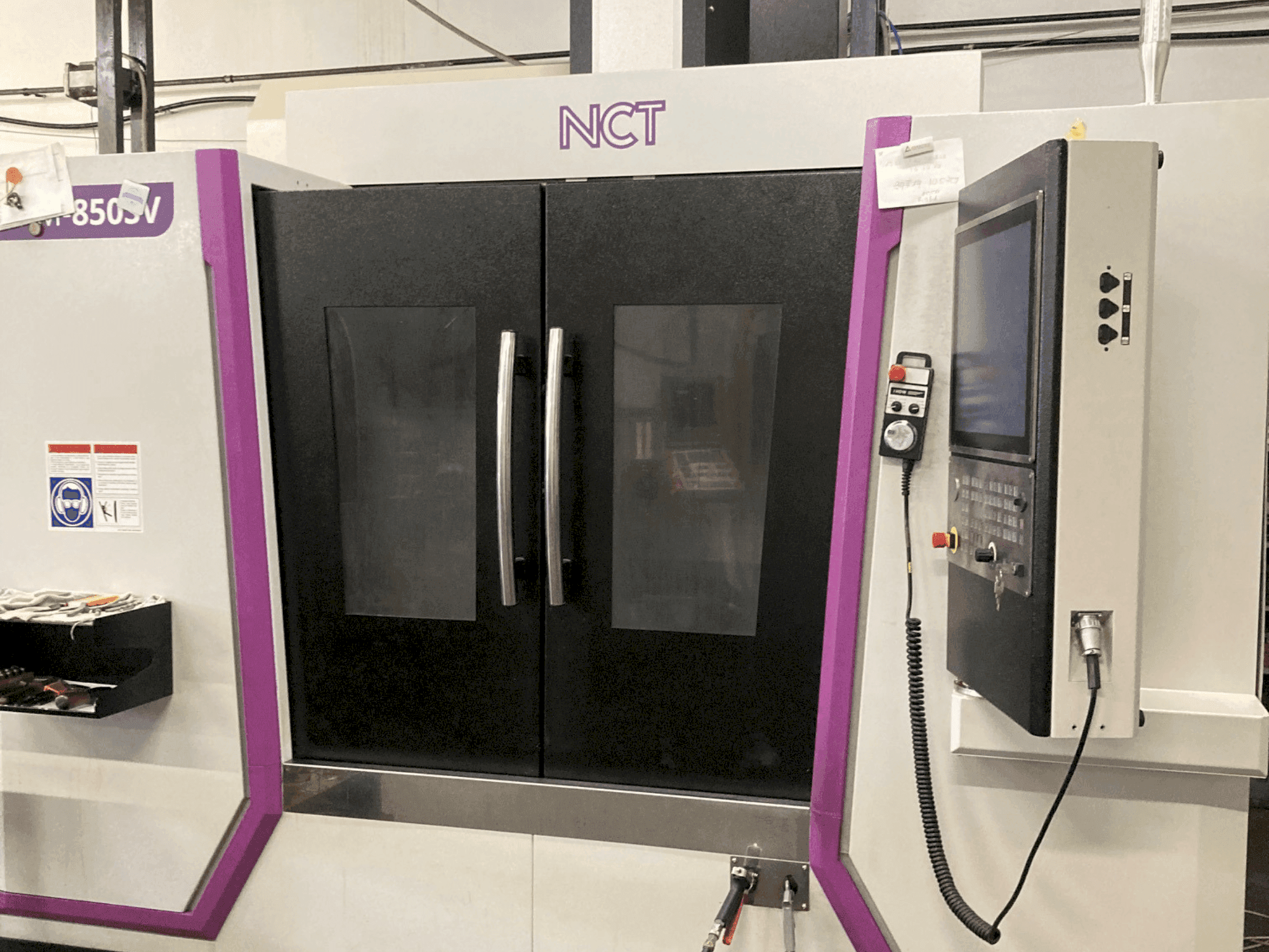 Prikaz stroja NCT MM-850SV sprijeda