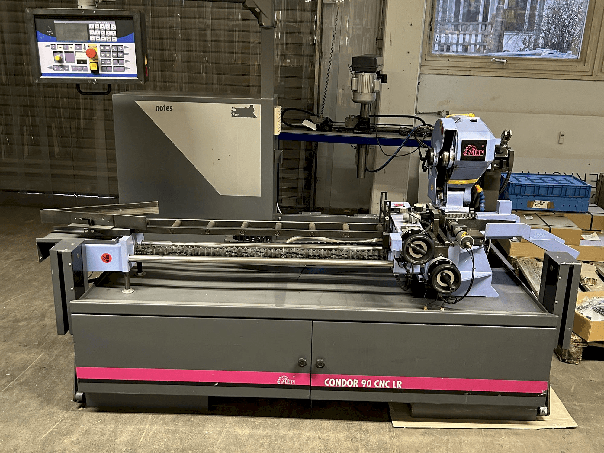 Prikaz stroja MEP Condor 90 CNC LR sprijeda