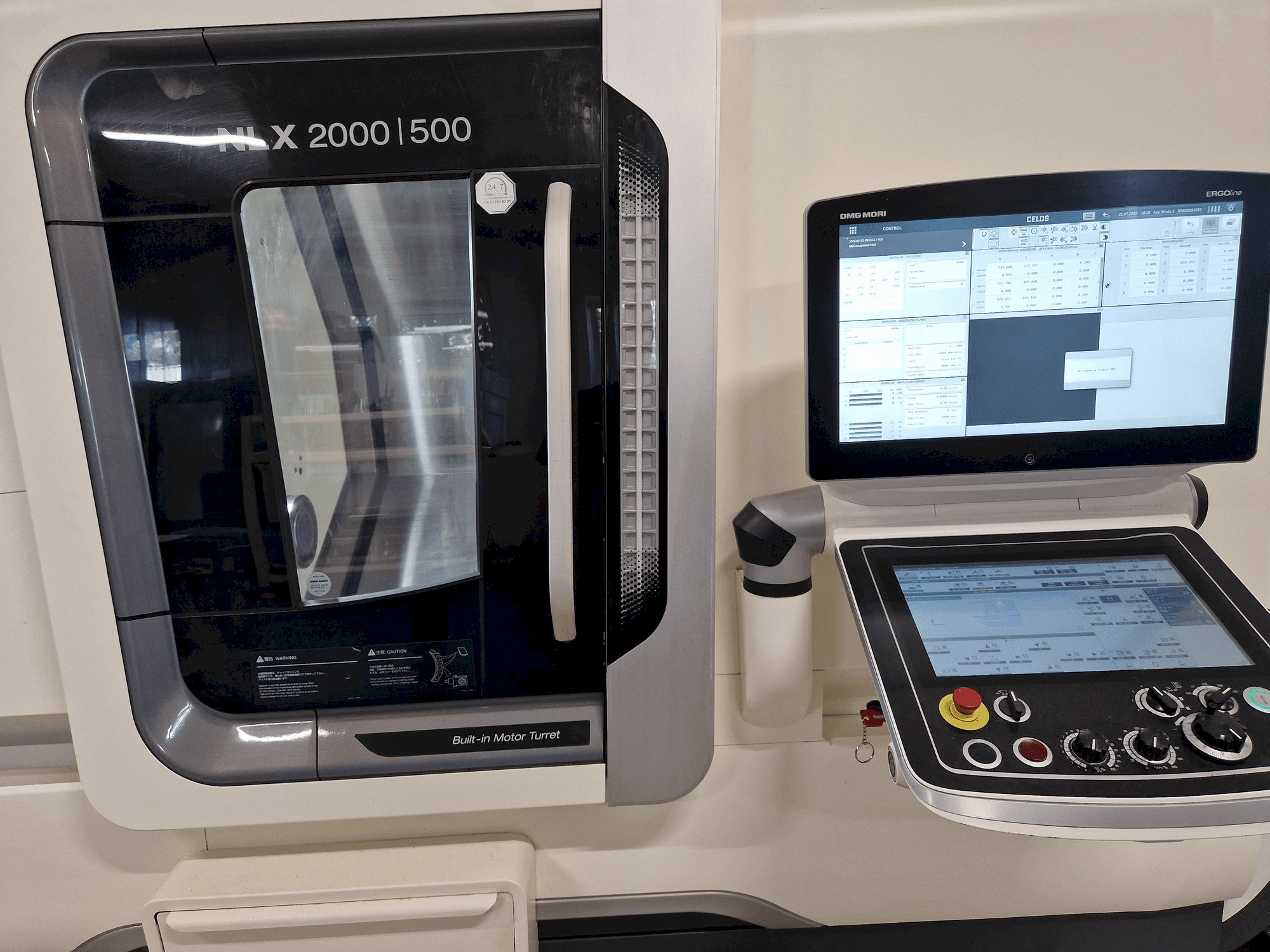 Prikaz stroja DMG NLX2000SY-500 sprijeda