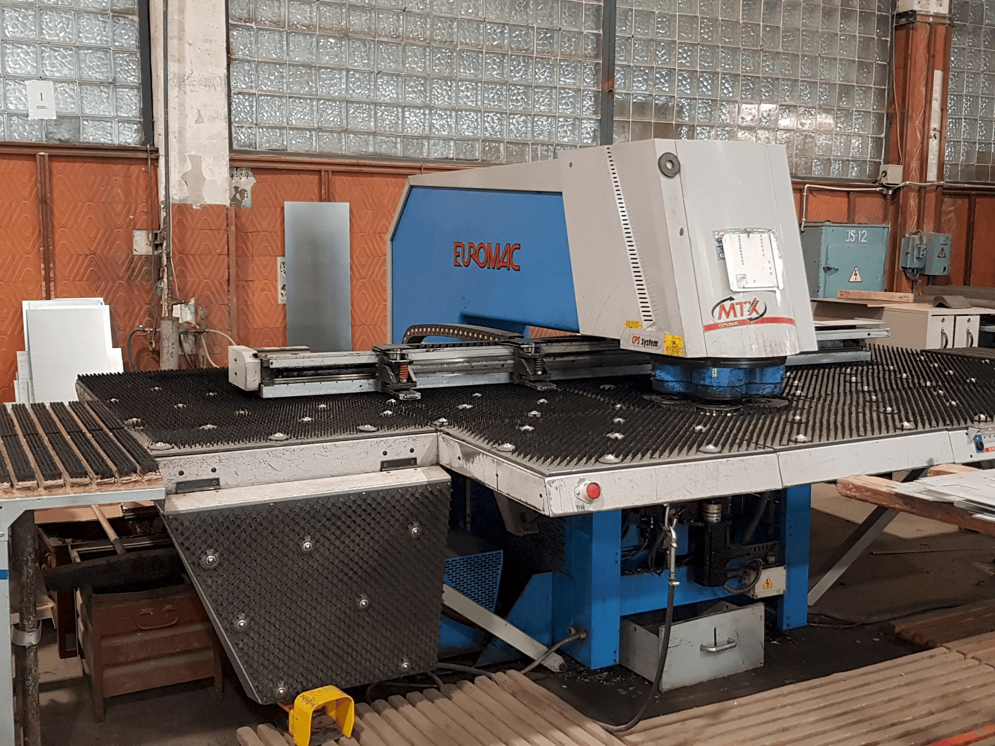 Prikaz stroja Euromac MTX 1250/30-2000 sprijeda