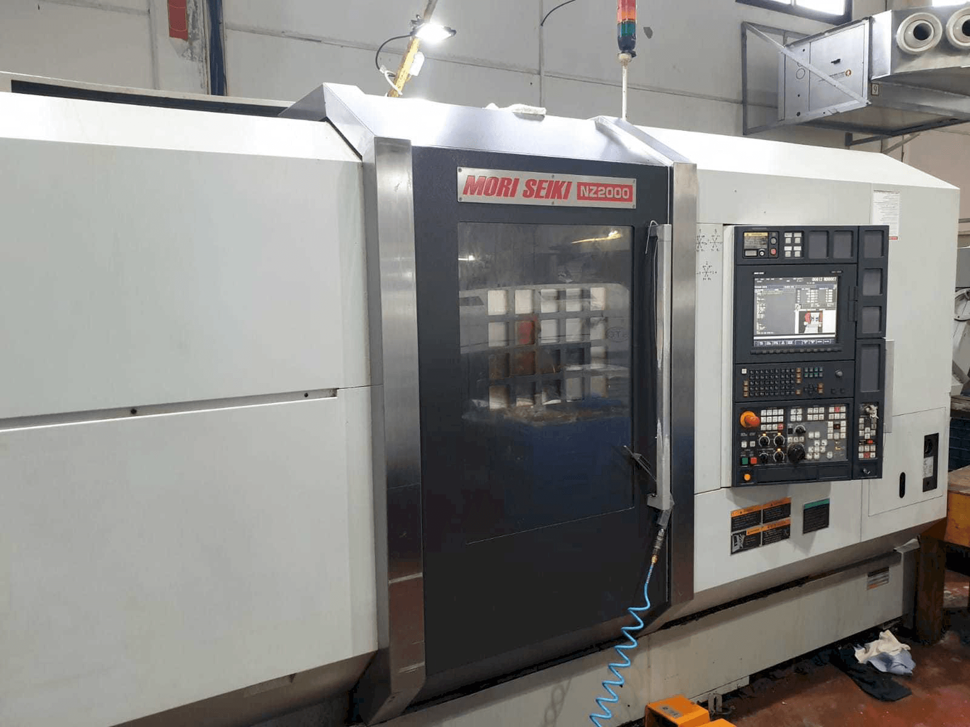 Prikaz stroja MORI SEIKI NZ2000 T3Y3 sprijeda