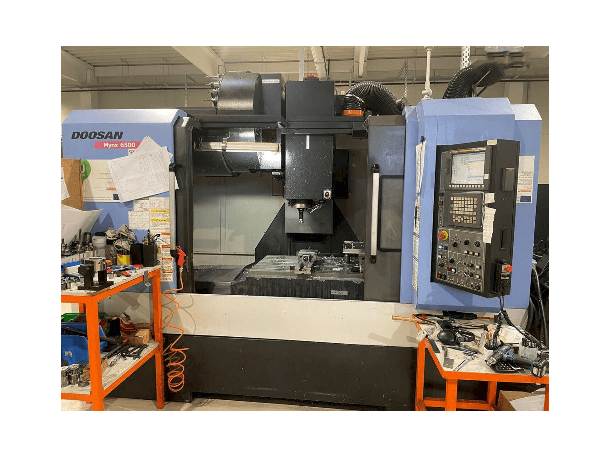 Prikaz stroja Doosan MYNX DNM 6500 sprijeda