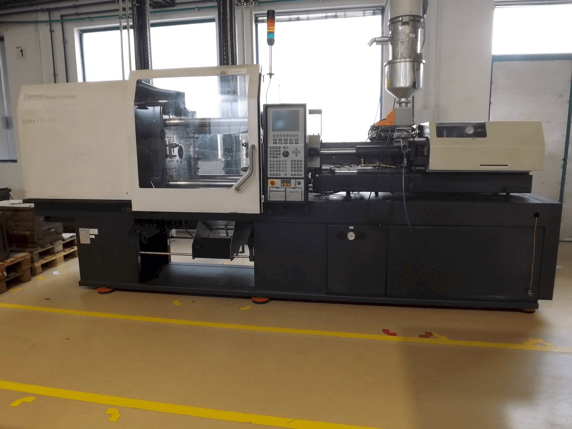 Prikaz stroja DEMAG Extra 120-430 sprijeda